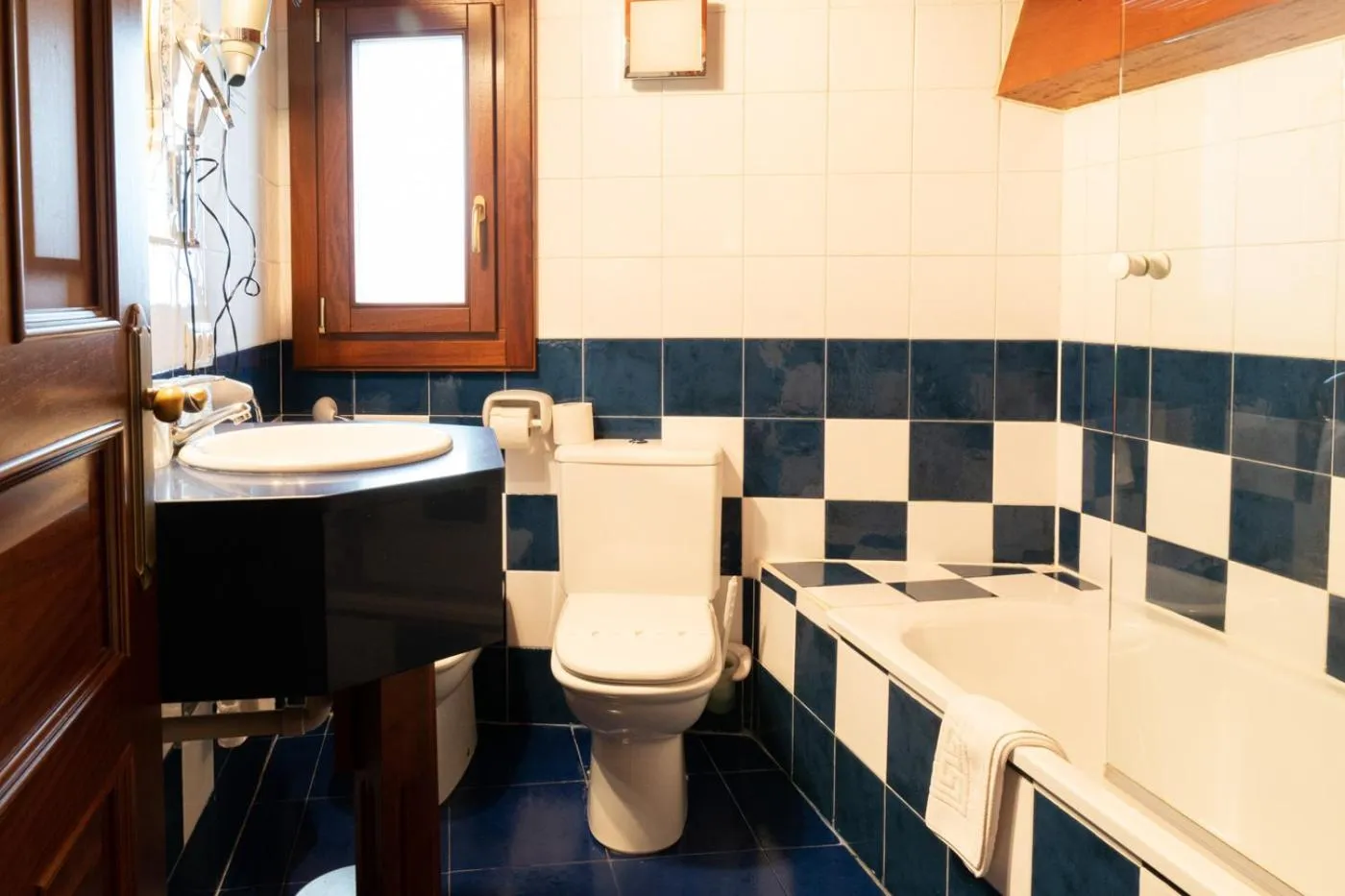 Toilet in Gran Hotel Rural Cela