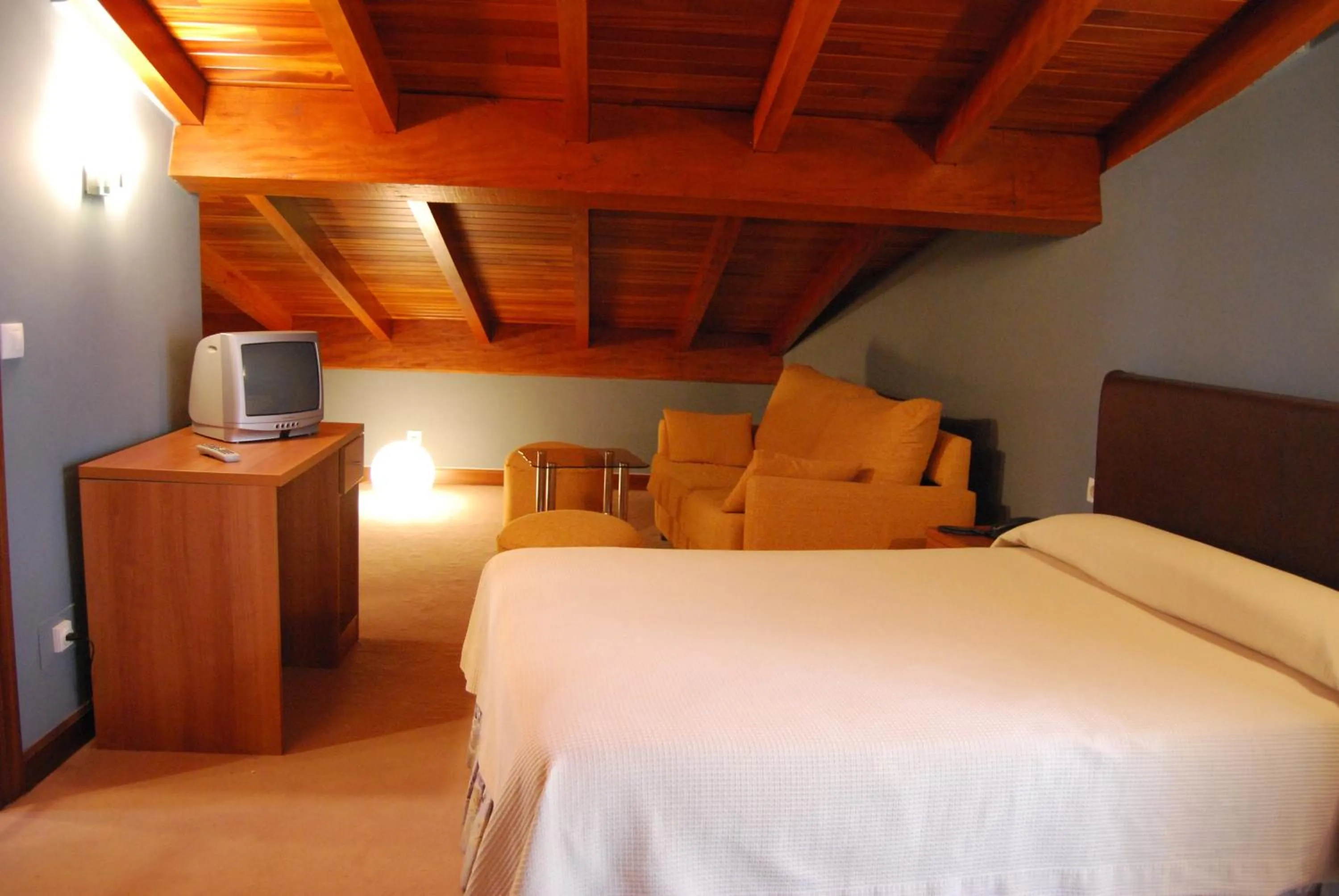 Photo of the whole room, Bed in Gran Hotel Rural Cela