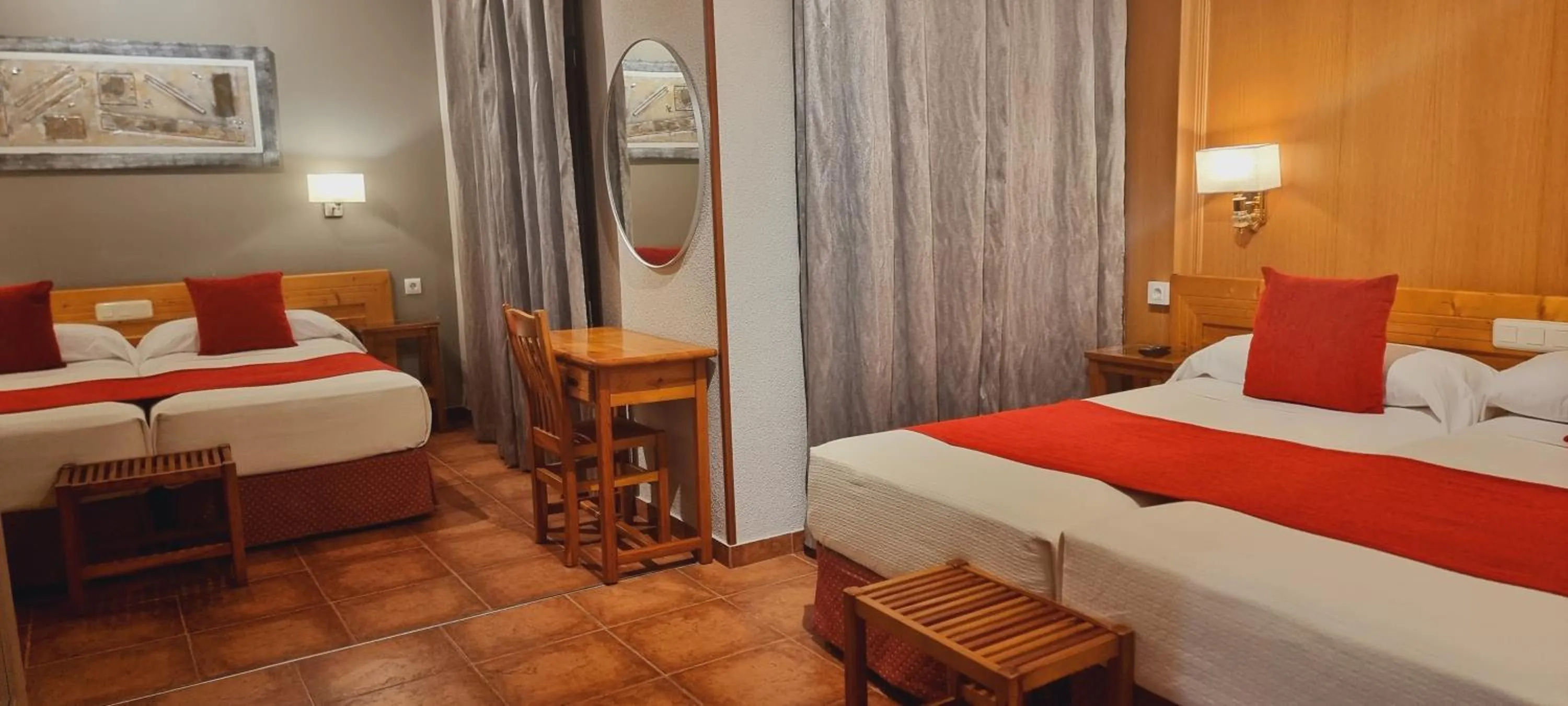 Bedroom, Bed in Hotel Real De Toledo