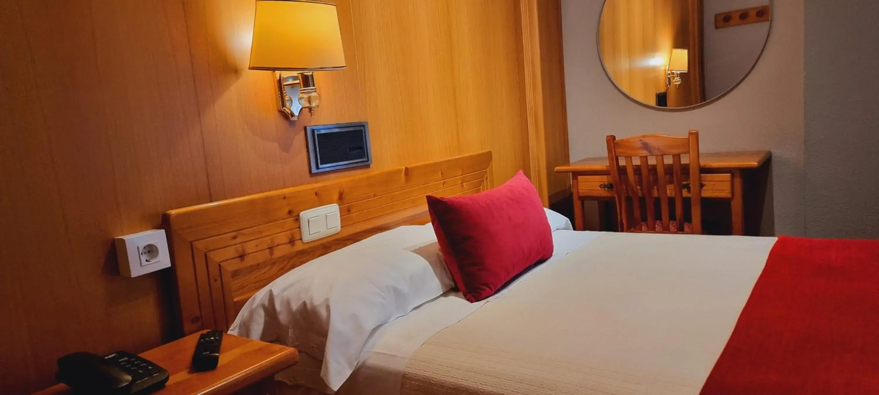 Single Room with Bathroom in Hotel Real De Toledo Single Room with Bathroom in Hotel Real De Toledo