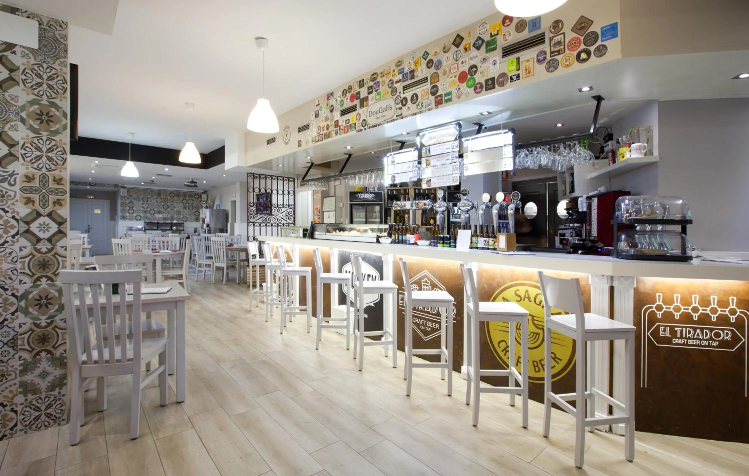 Lounge or bar in Hotel Real De Toledo