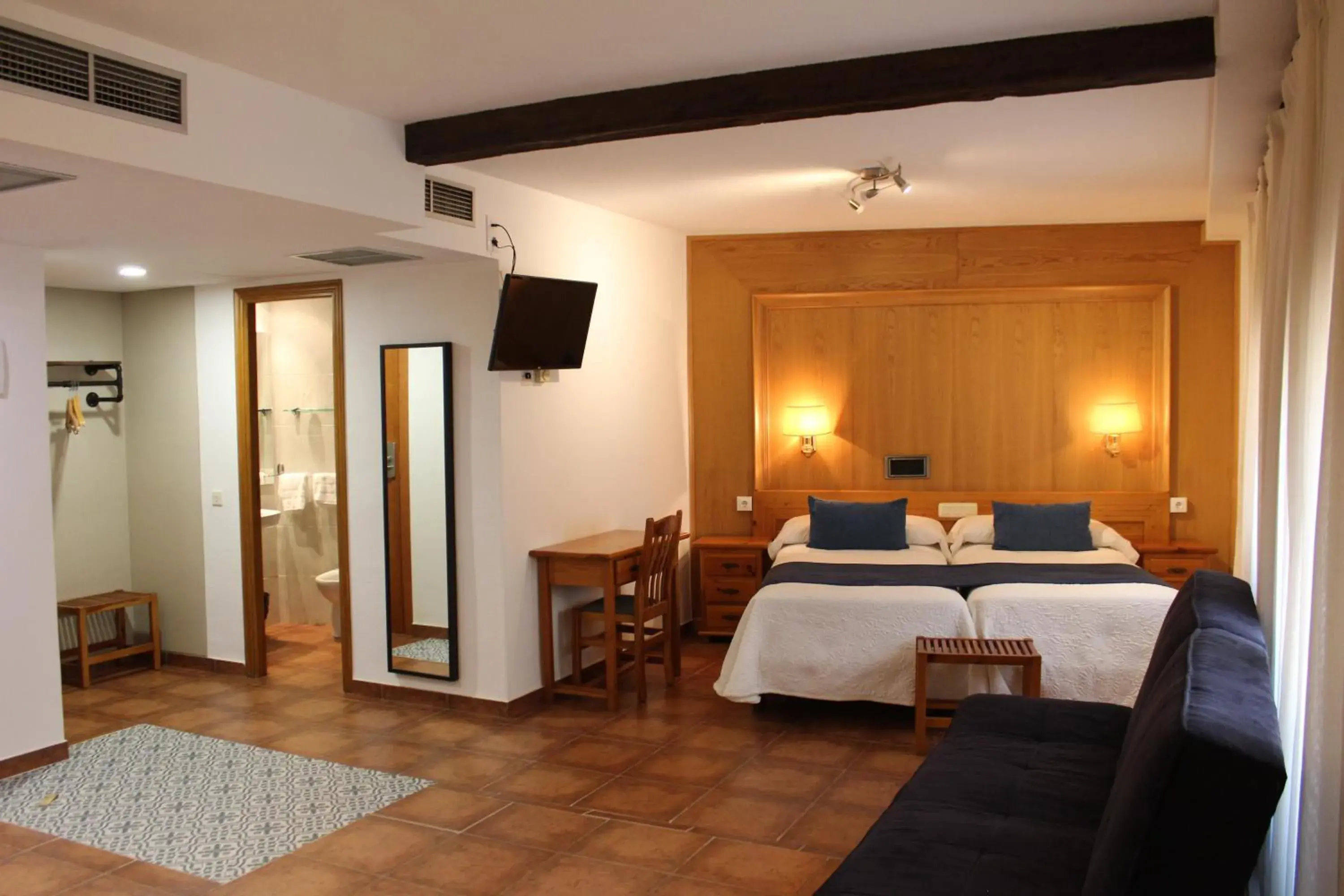 Bedroom, Bed in Hotel Real De Toledo Bedroom, Bed in Hotel Real De Toledo