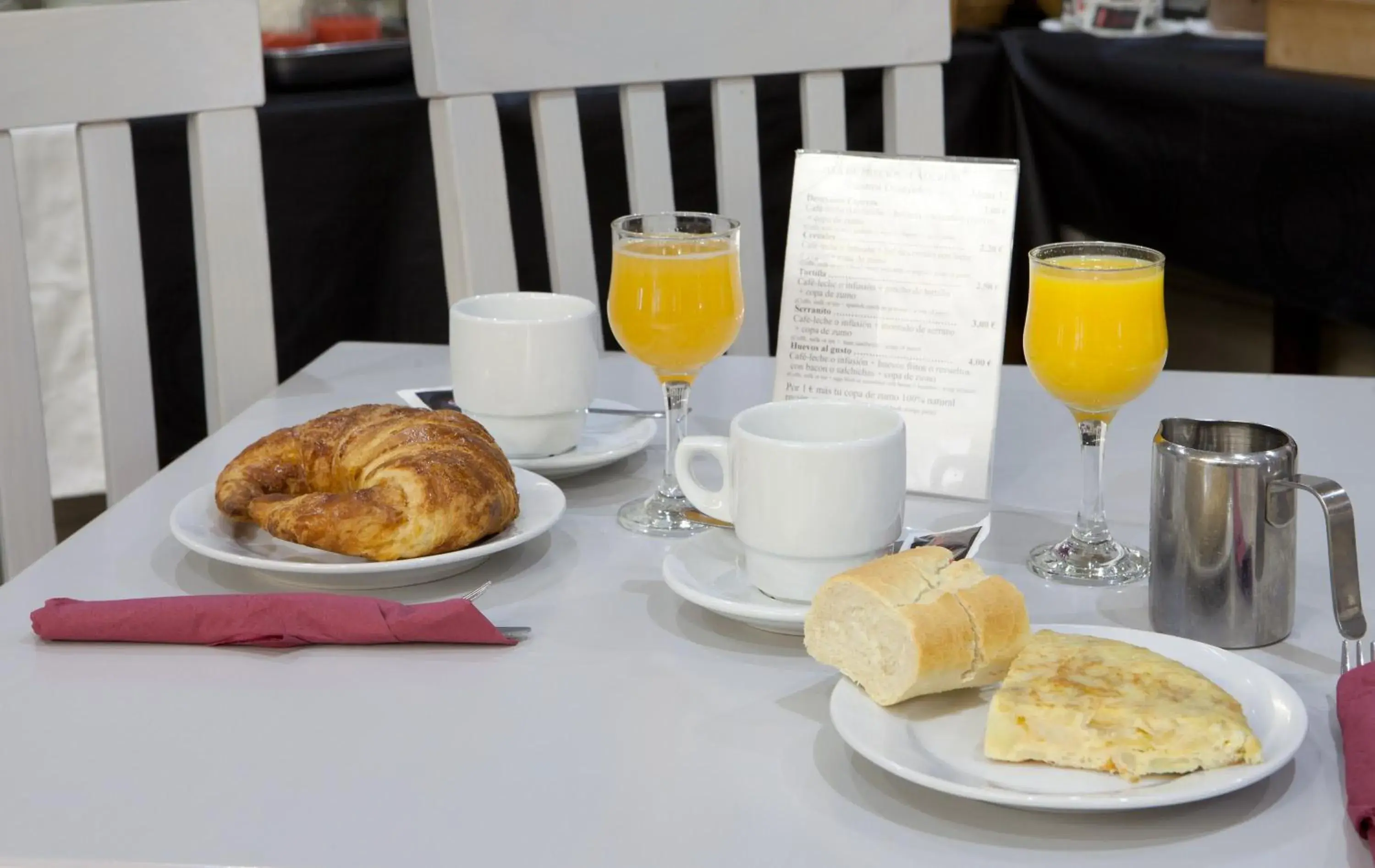 Lounge or bar in Hotel Real De Toledo Lounge or bar in Hotel Real De Toledo