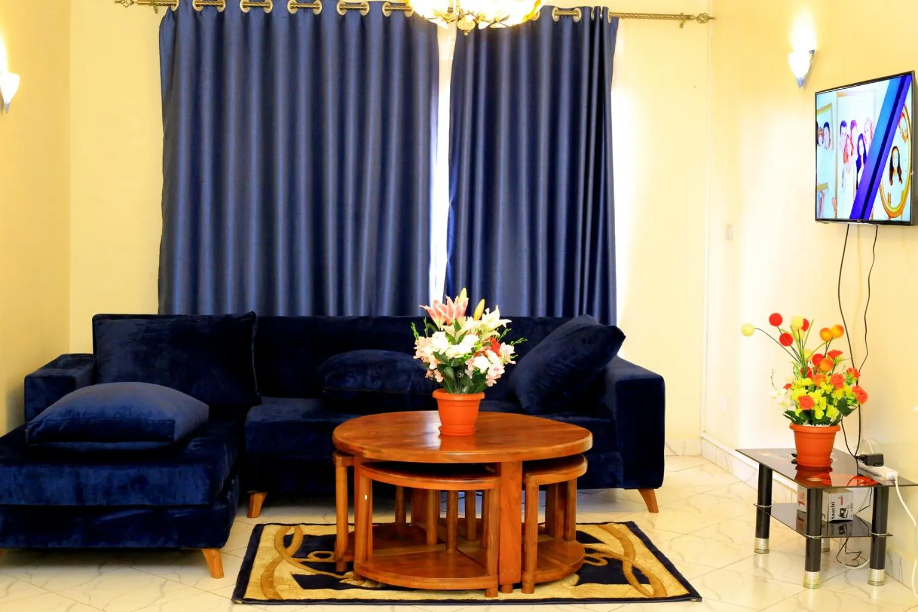 Communal lounge/ TV room in Peace of Mind Suites