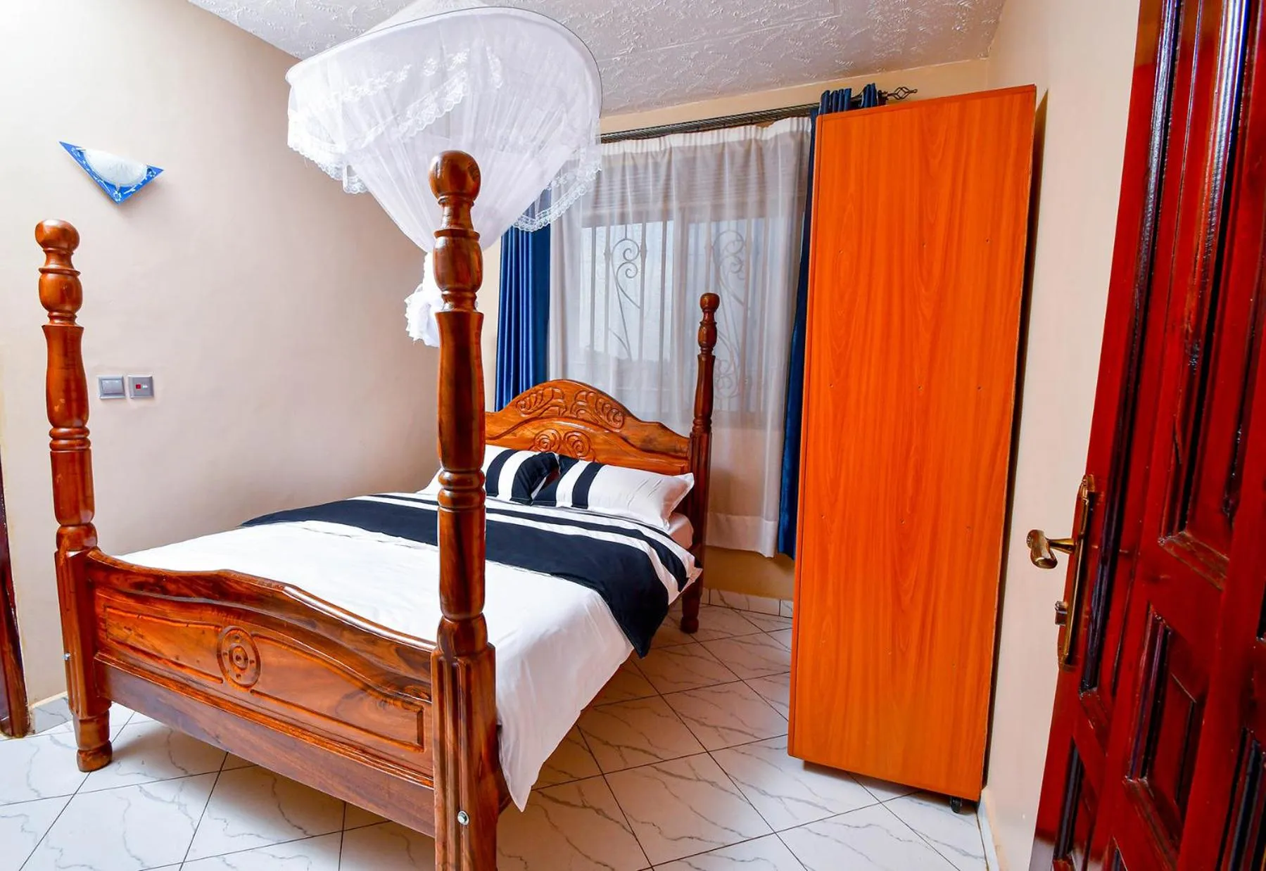 Bedroom, Bed in Peace of Mind Suites