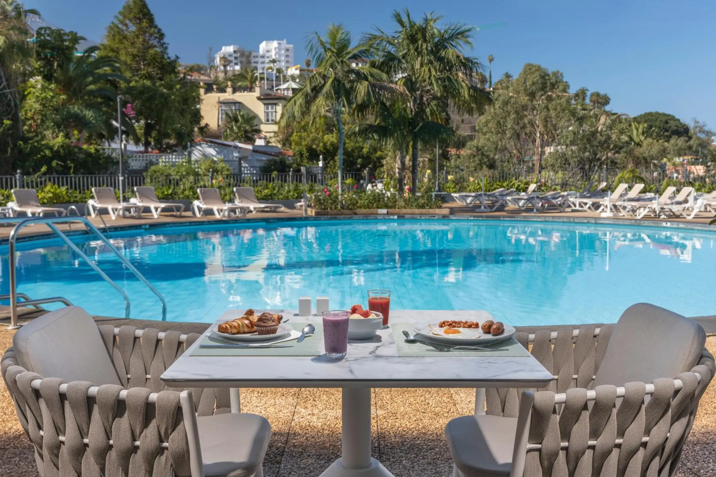 Swimming pool in Hotel Atlantic El Tope Swimming pool in Hotel Atlantic El Tope