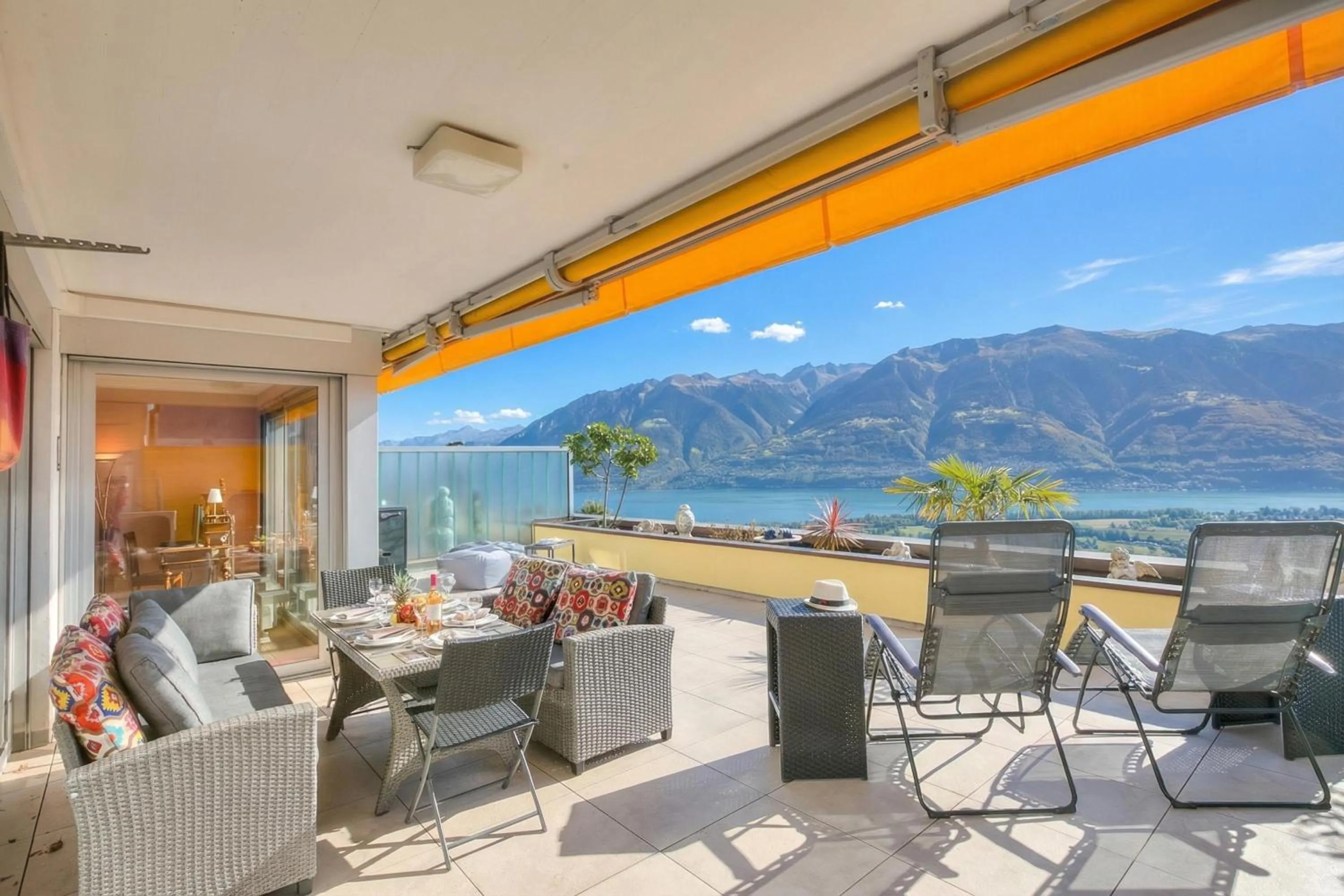 Panorama Maggiore Apartment- Happy Rentals