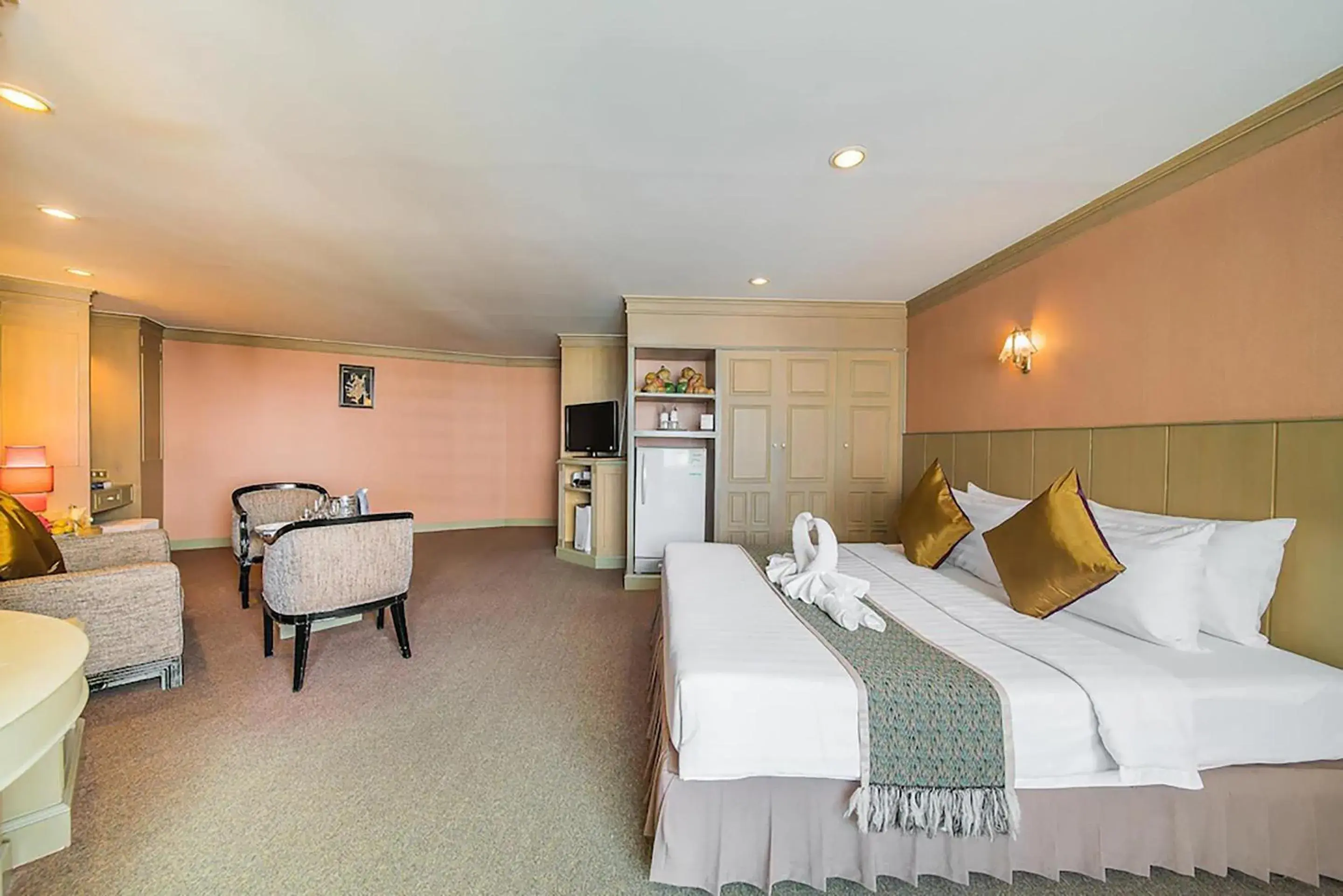 Bed in Mountain Beach Resort & Convention Center Bed in Mountain Beach Resort & Convention Center