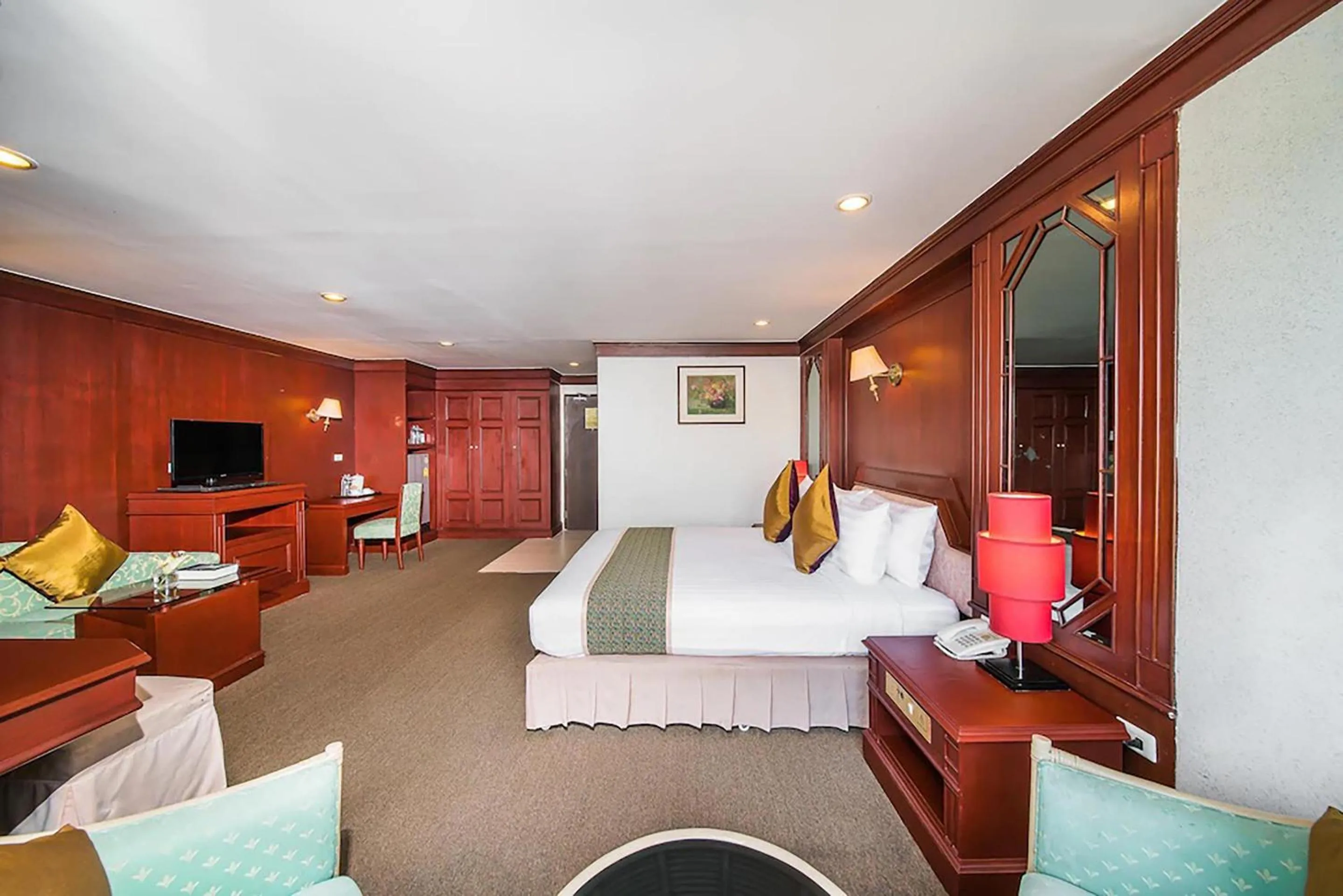 Bed in Mountain Beach Resort & Convention Center