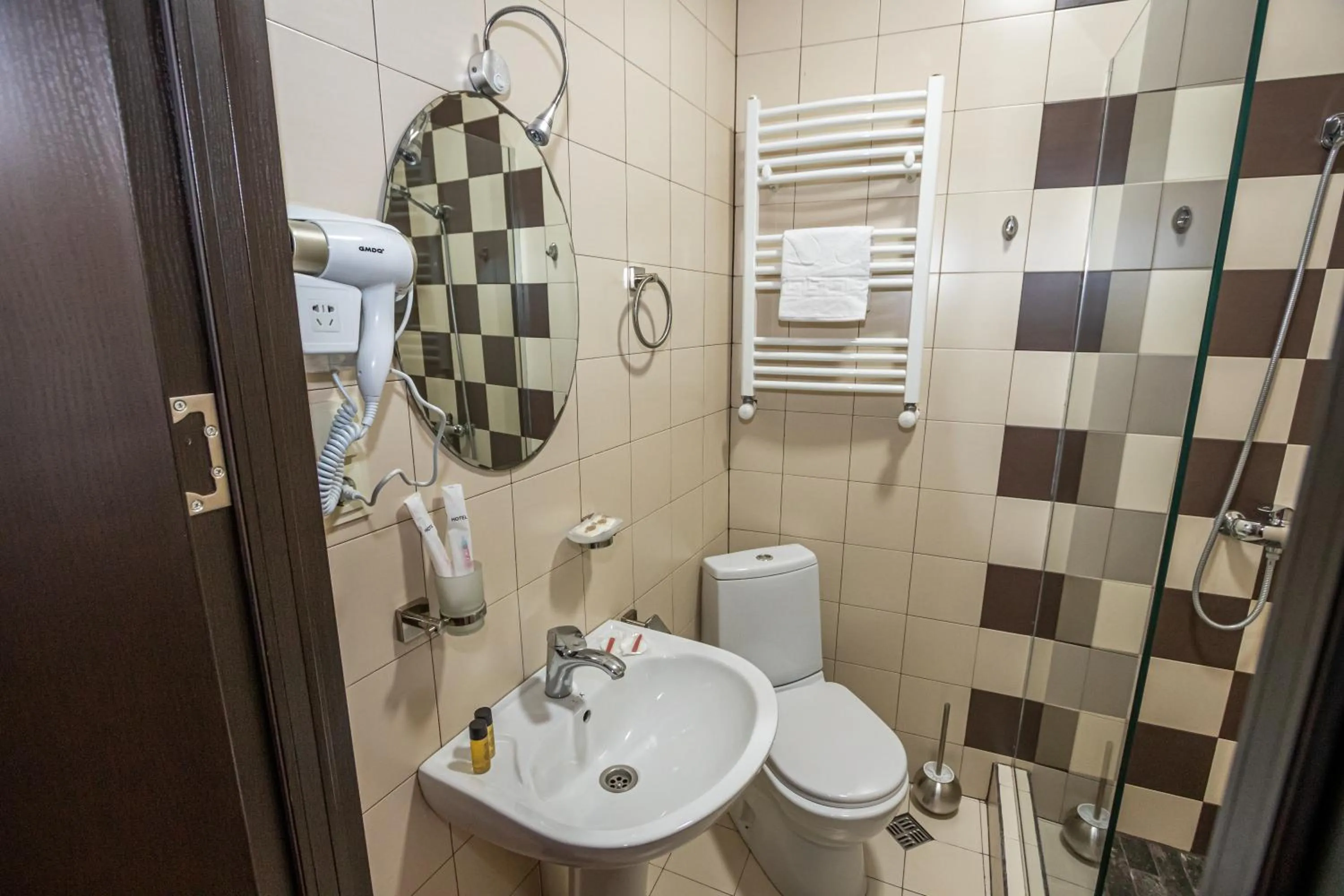 Shower in Hotel Old Tbilisi 5 rooms