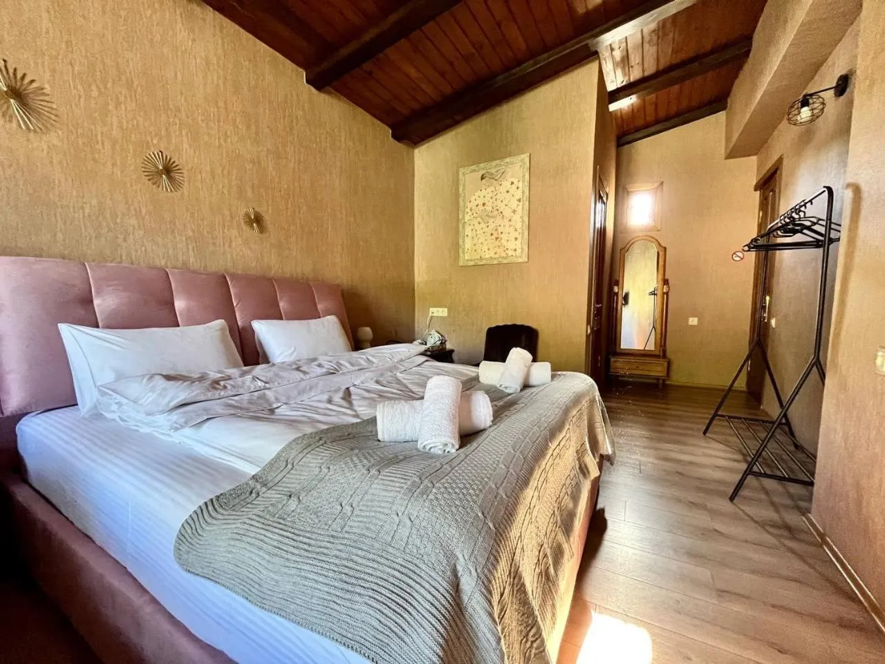 Bed in Hotel Old Tbilisi 5 rooms