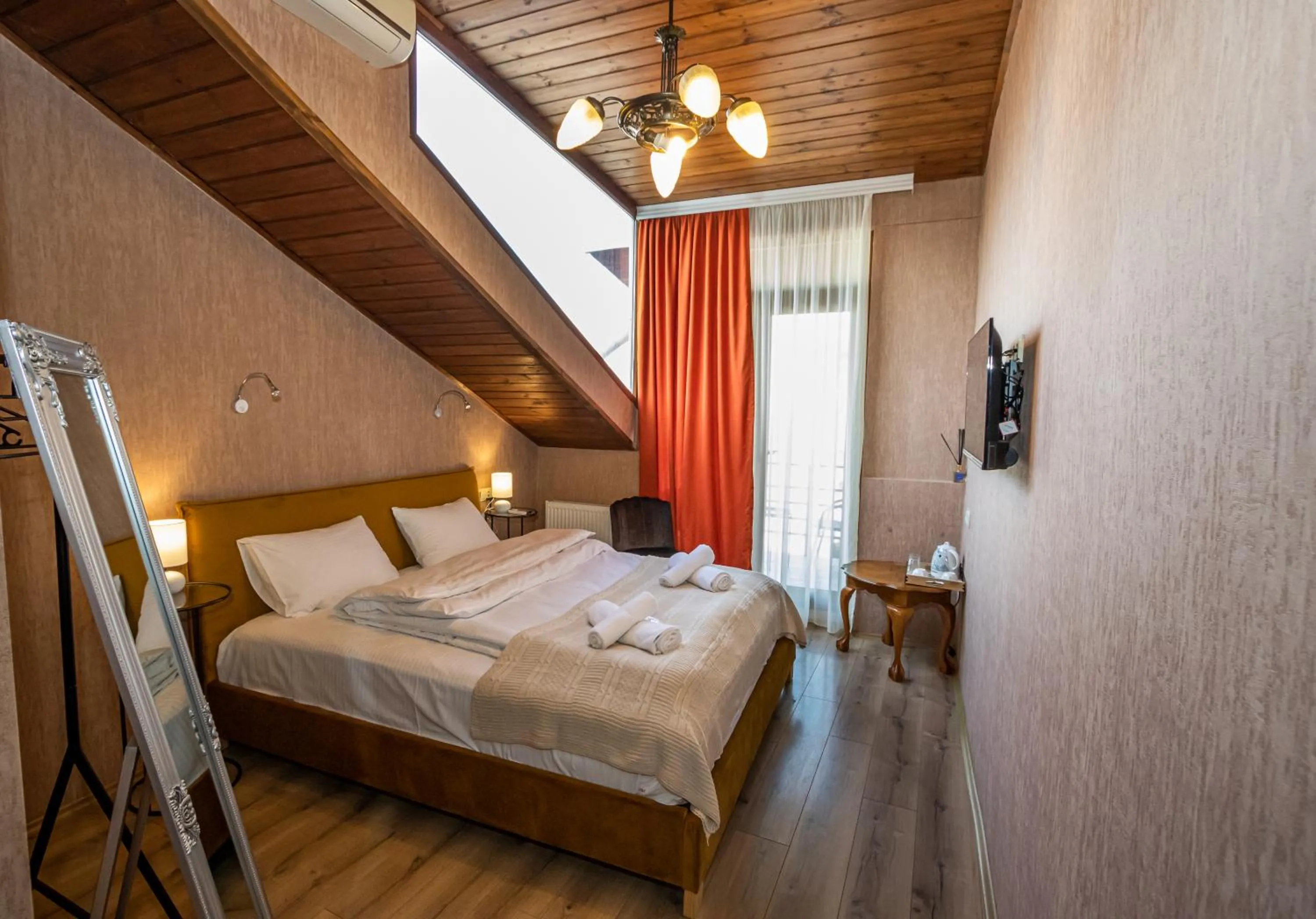 Bed in Hotel Old Tbilisi 5 rooms