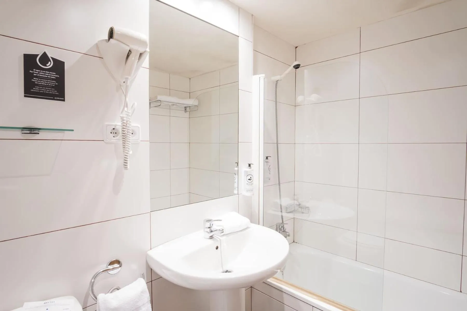 Bathroom in Hotel Alda Triskel