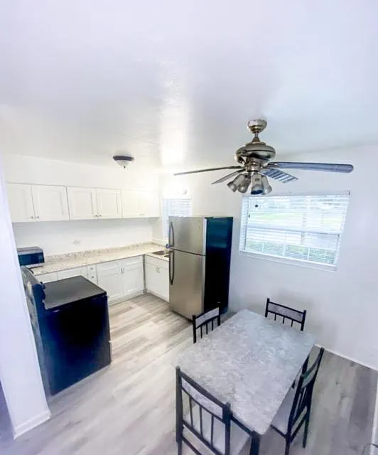 Kitchen or kitchenette in Uptown Inn & Suites