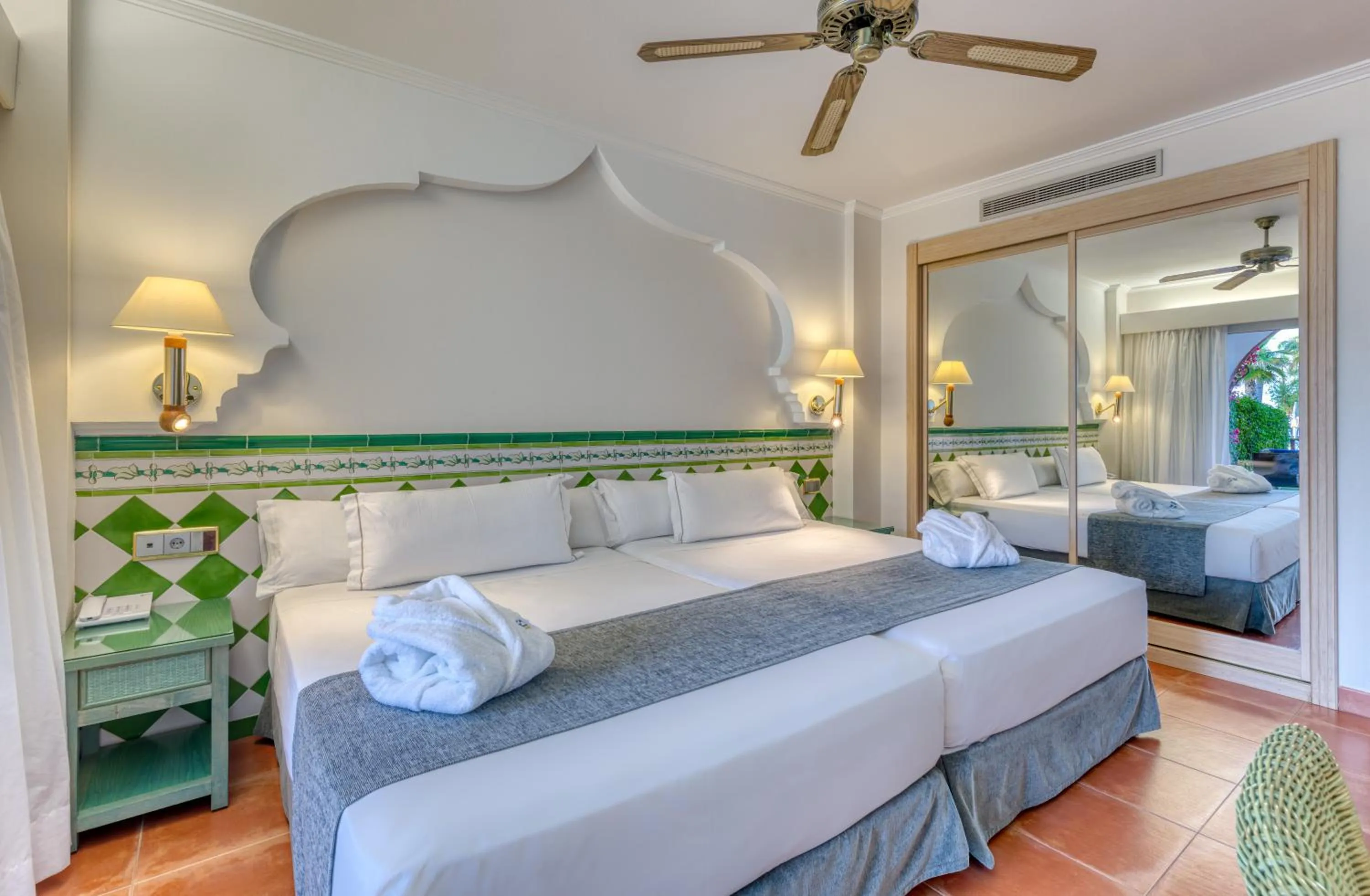 Photo of the whole room, Bed in Playacálida