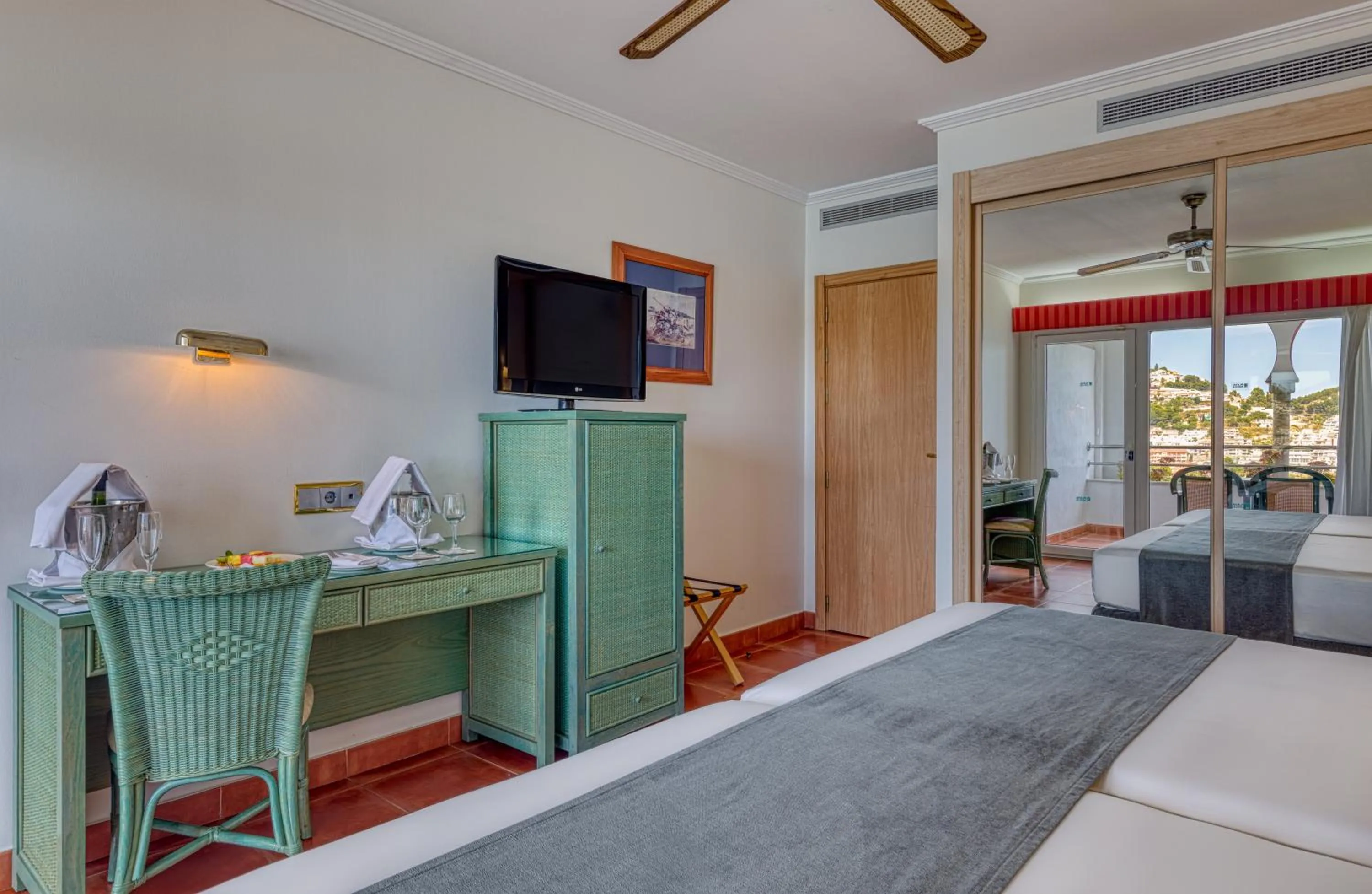 Photo of the whole room in Playacálida