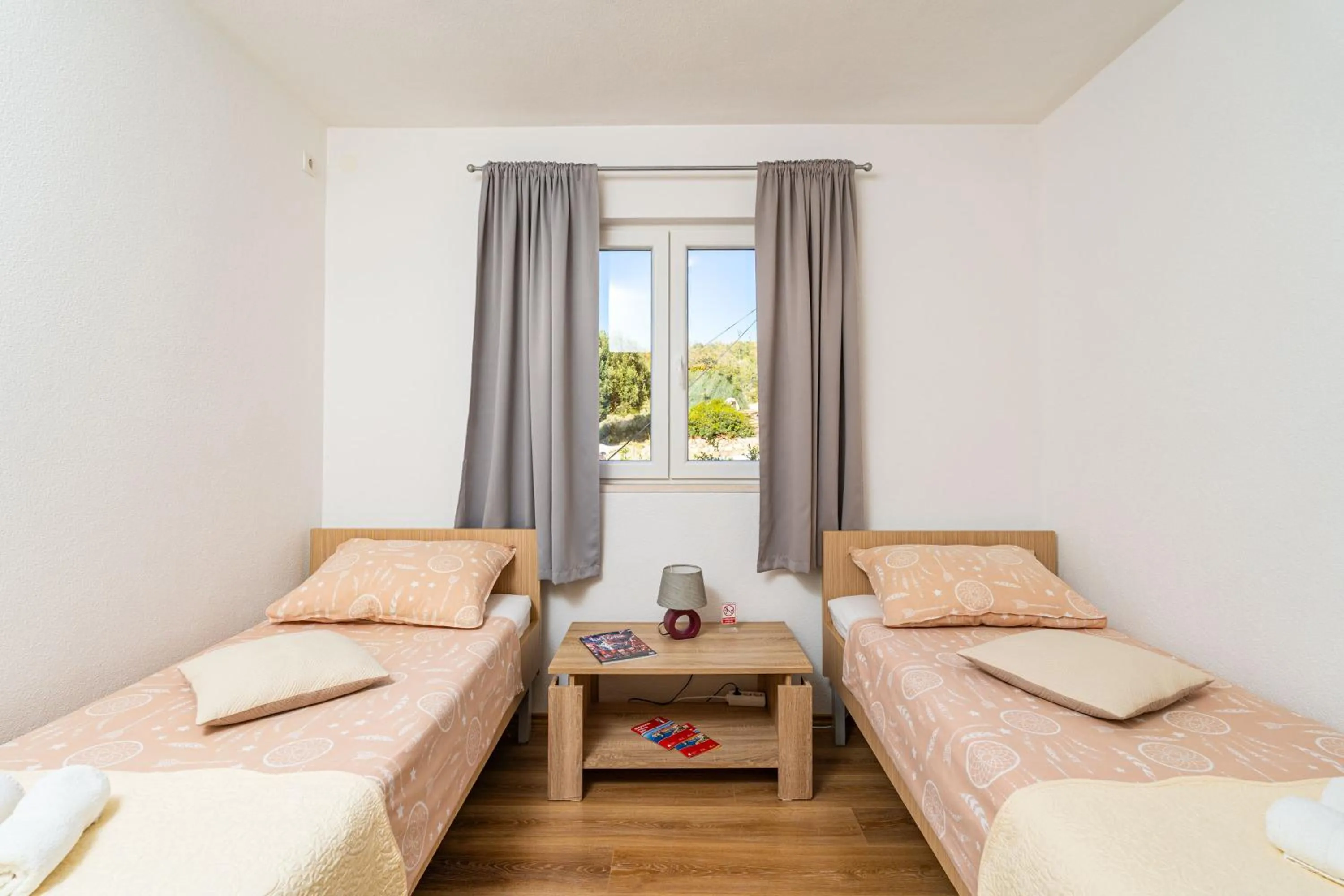Bed in Sea View Apartment Nuncijata
