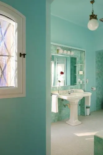 Bathroom in Hotel Torre Marti