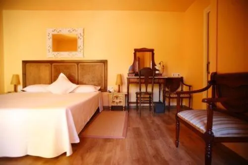 Photo of the whole room, Bed in Hotel Torre Marti