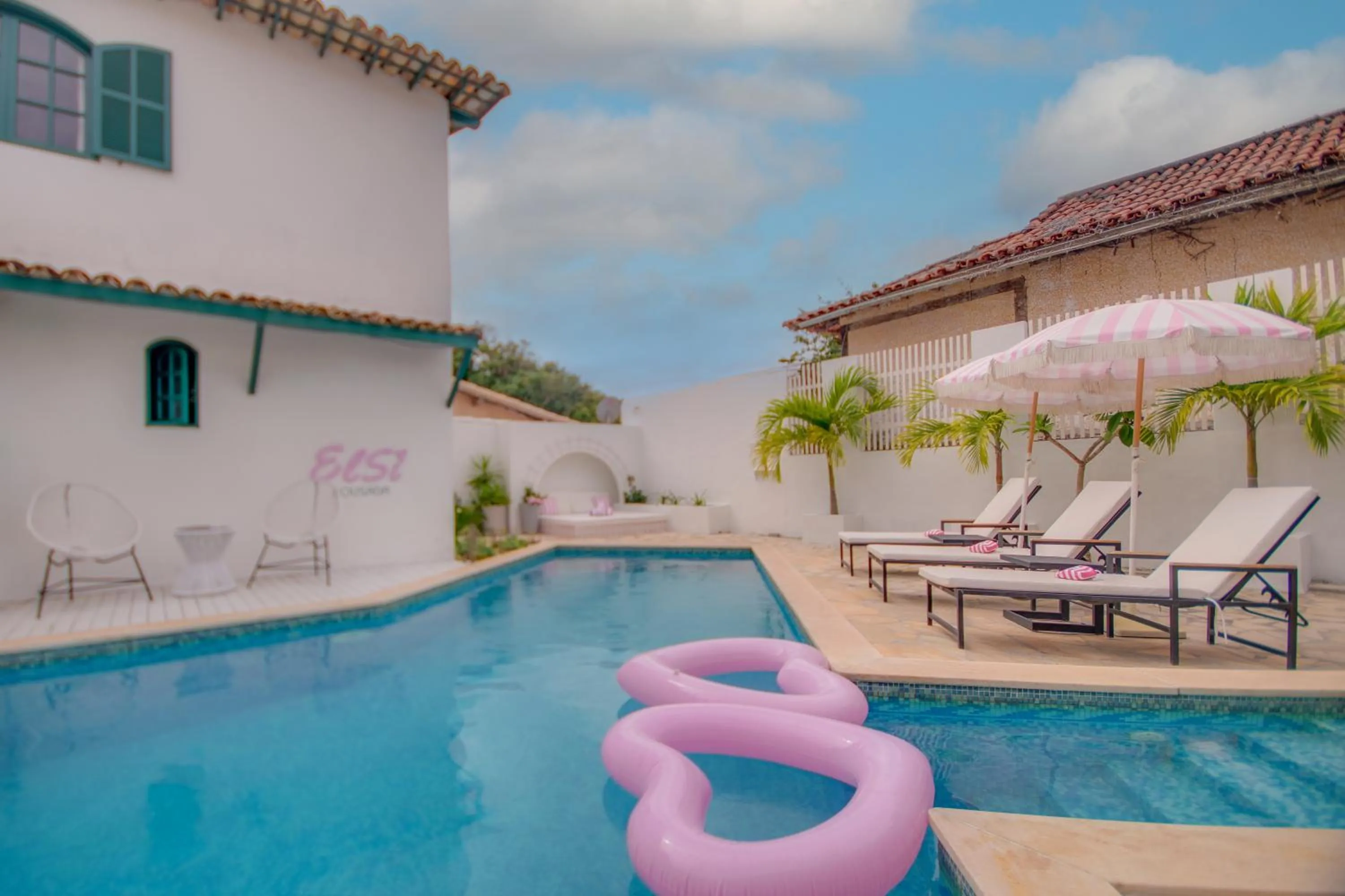 Swimming pool in Elsi Pousada