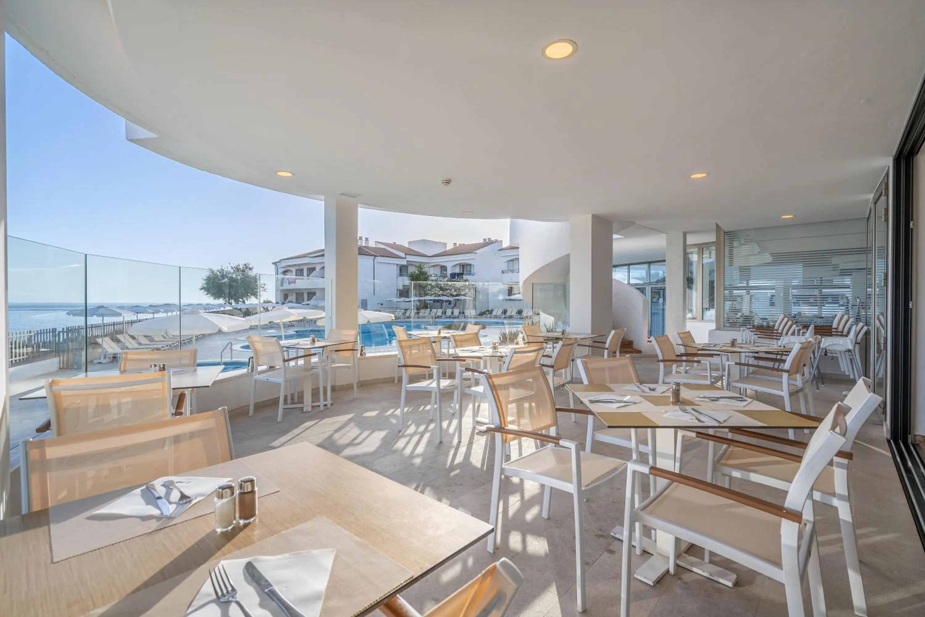 Restaurant/places to eat in THB Guya Playa