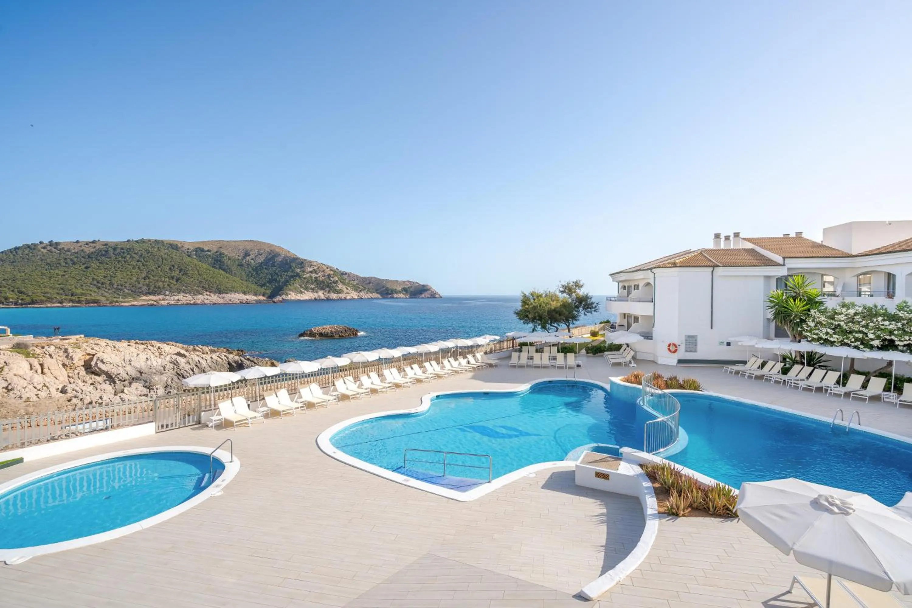 Swimming pool in THB Guya Playa