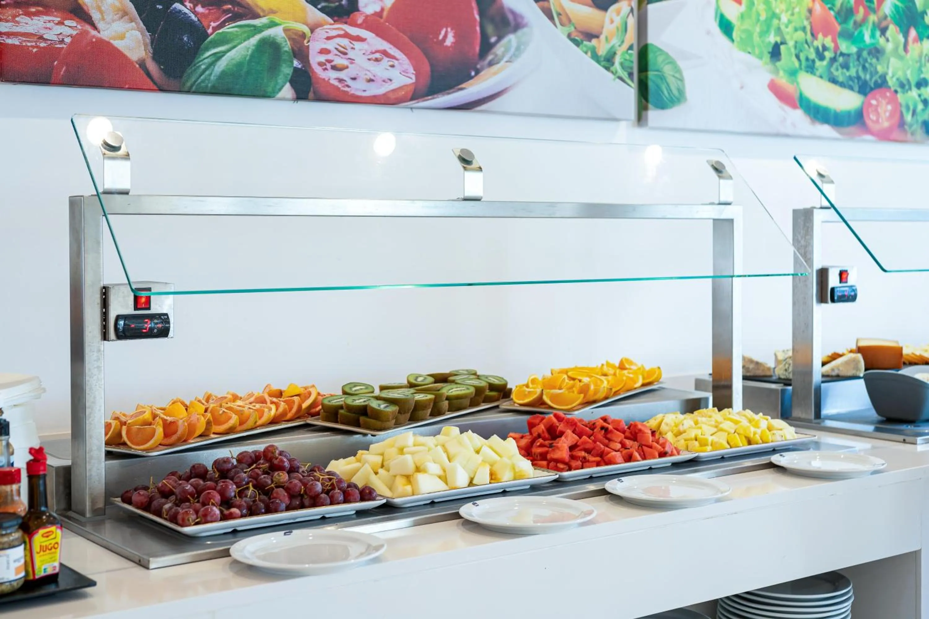 Restaurant/places to eat in THB Guya Playa