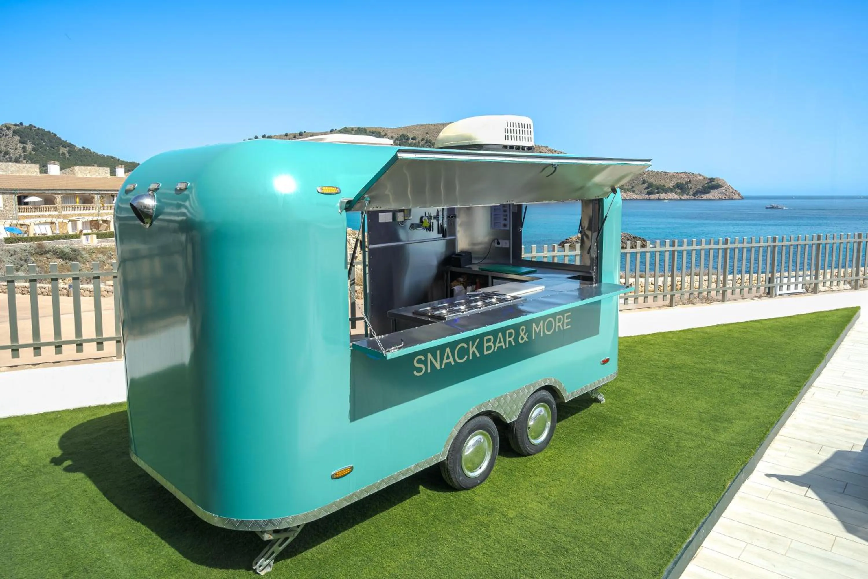 Restaurant/places to eat in THB Guya Playa