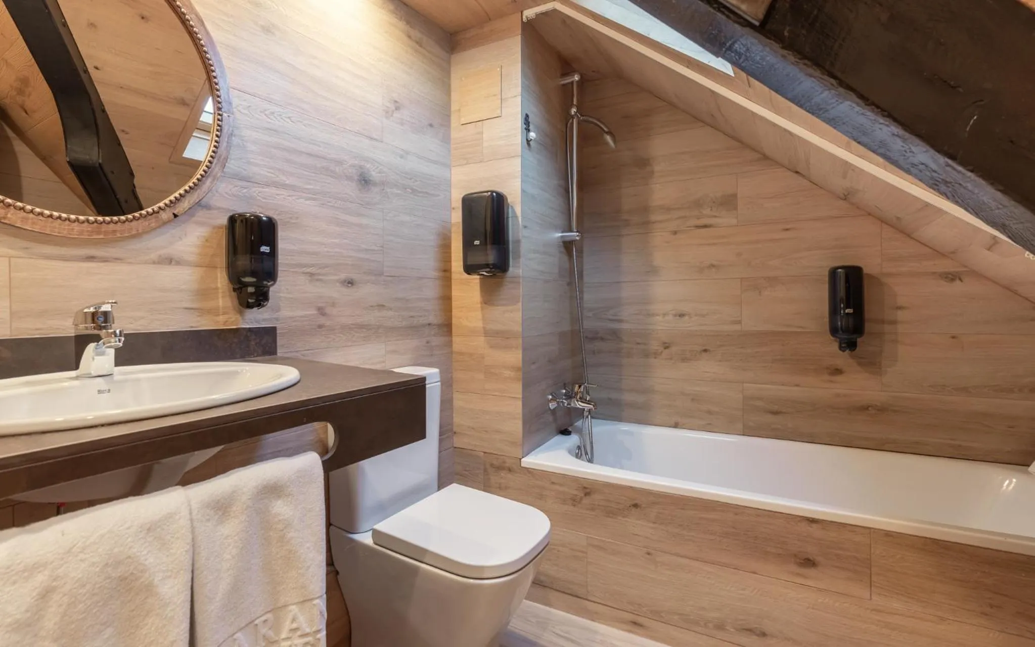 Bathroom in Hotel Aran La Abuela