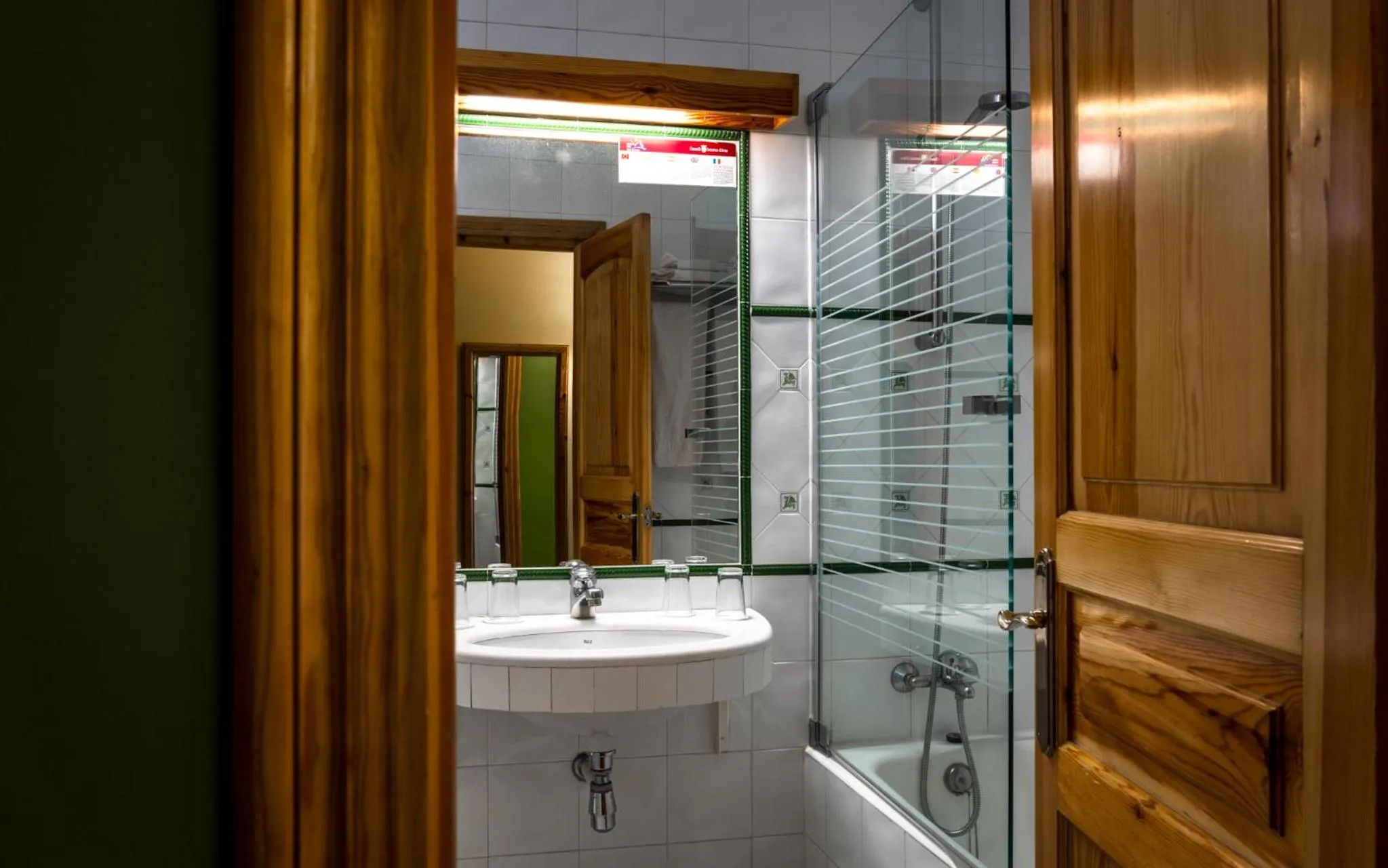 Bathroom in Hotel Aran La Abuela