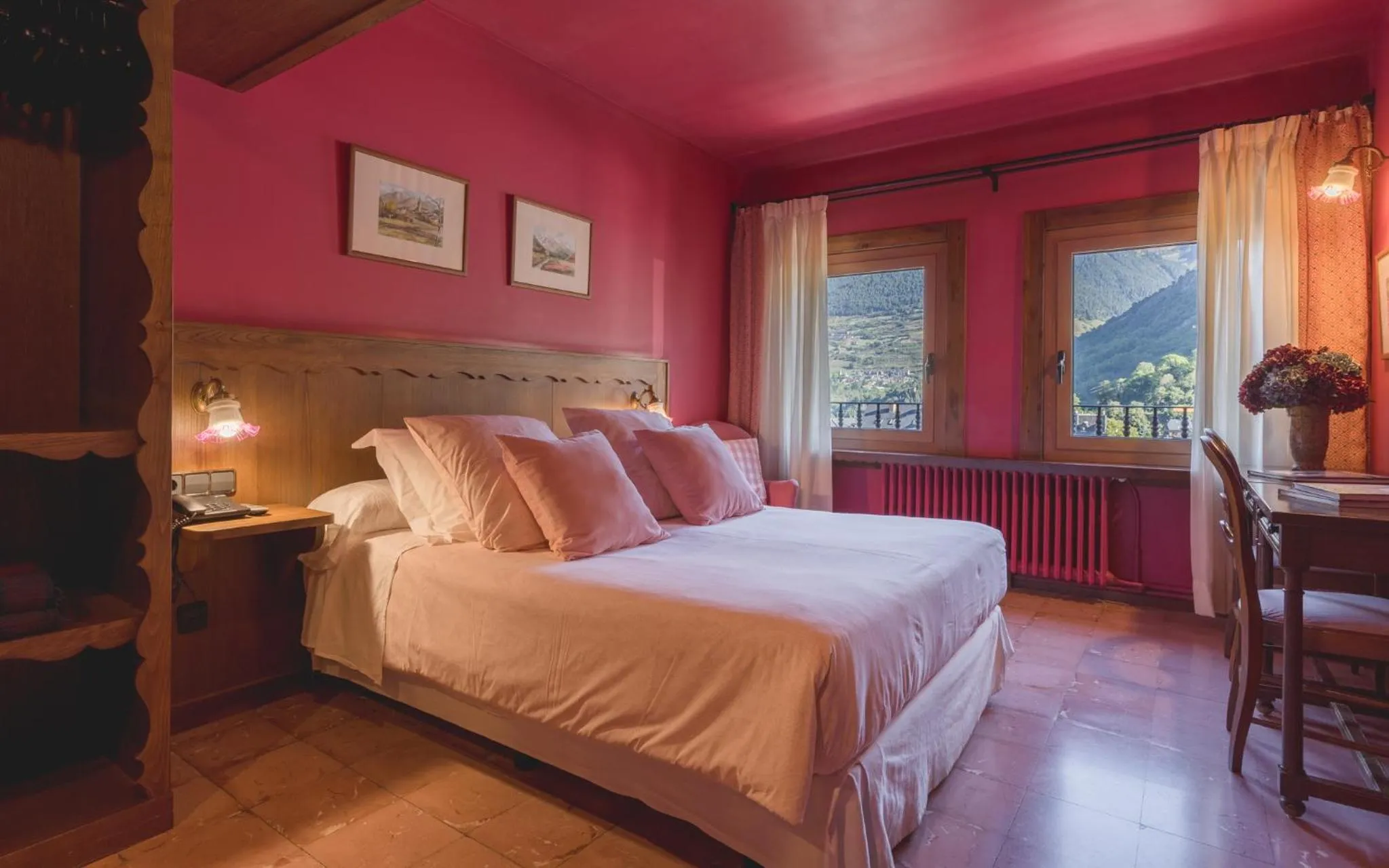 Bedroom, Bed in Hotel Aran La Abuela