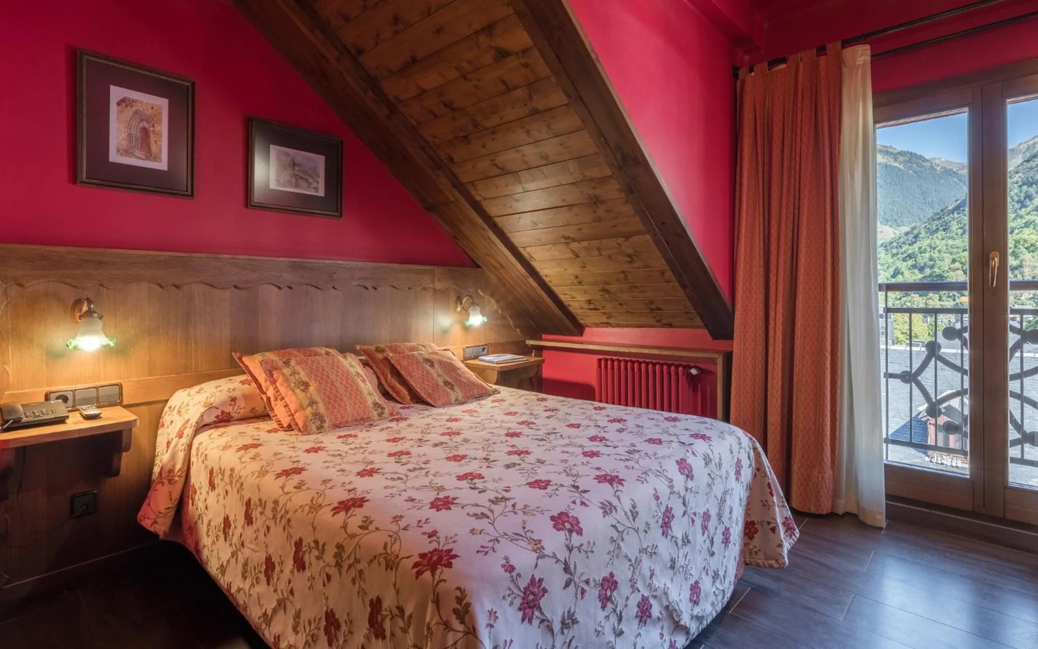 Photo of the whole room, Bed in Hotel Aran La Abuela