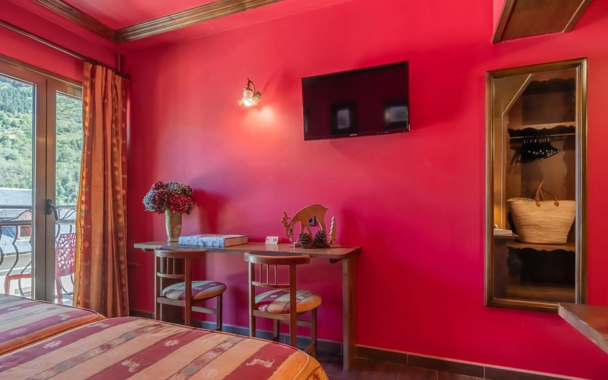 Bed in Hotel Aran La Abuela