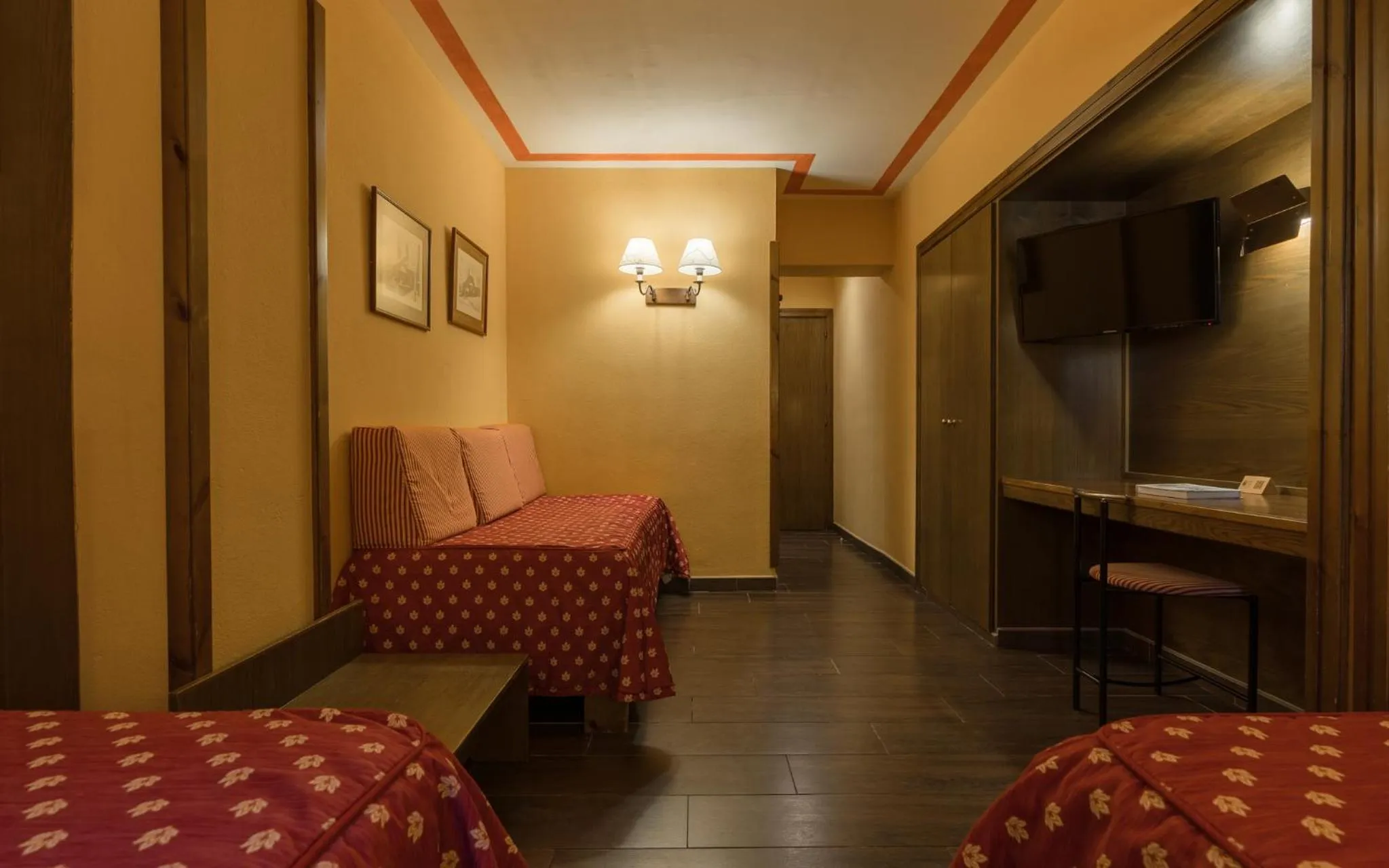 Bed in Hotel Aran La Abuela