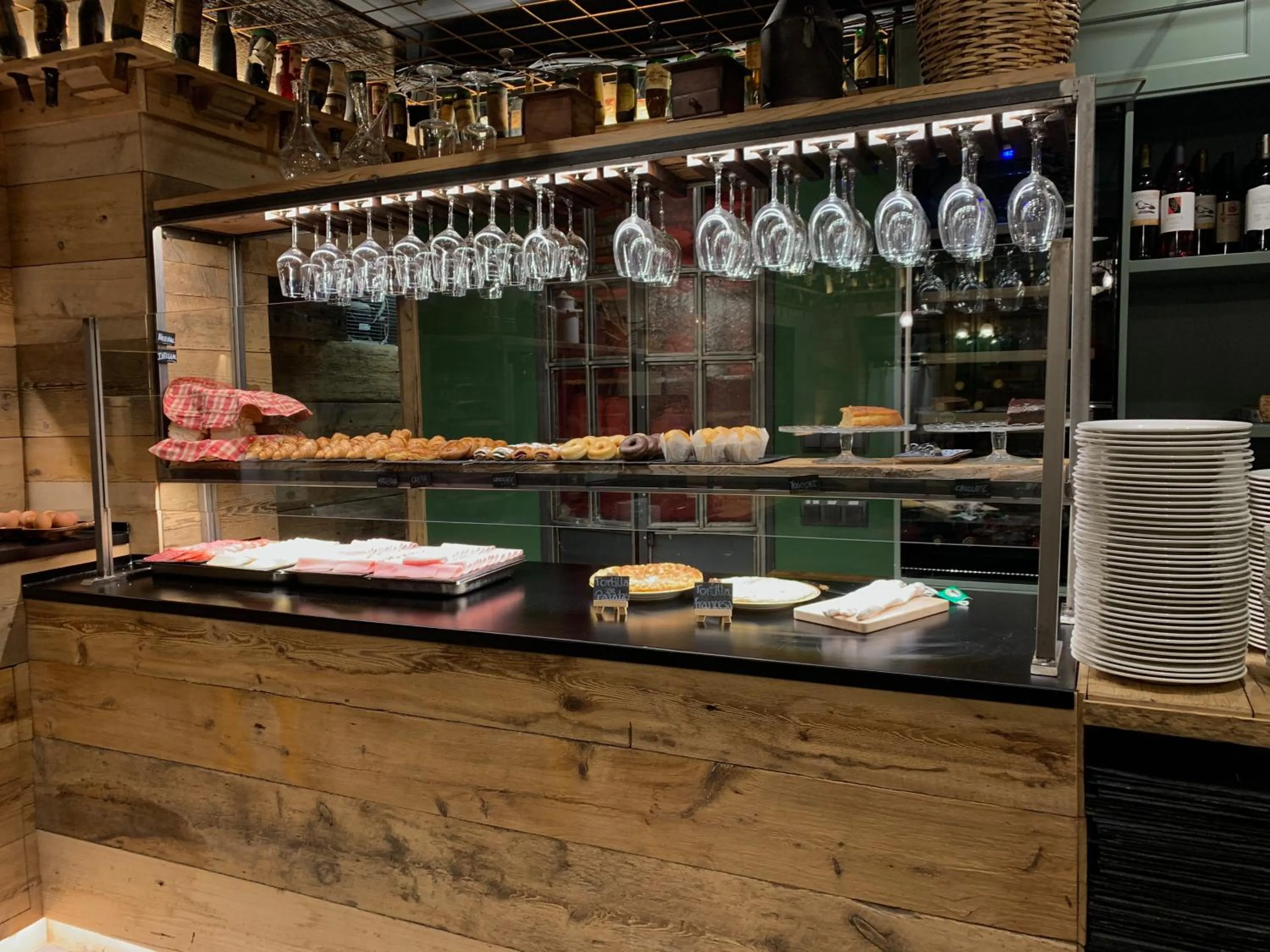 Breakfast in Hotel Aran La Abuela