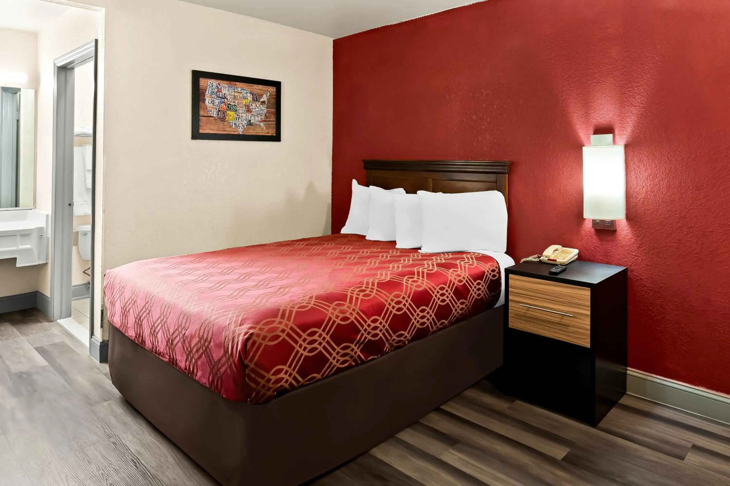 Bedroom, Bed in Bellmawr Economy Inn Bellmawr-Philadelphia Area