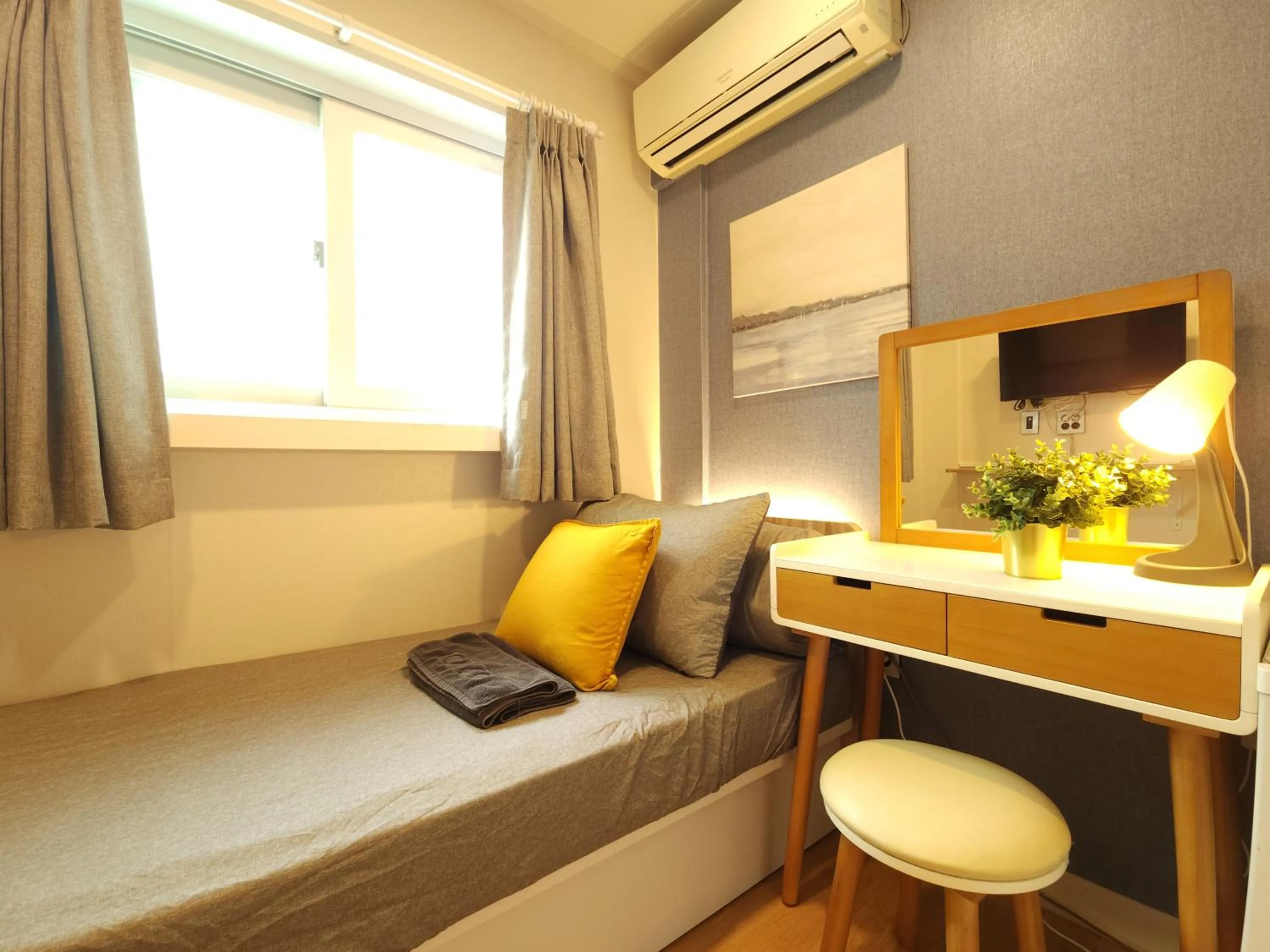 Bed in OYO Myeongdong 5 Lodge