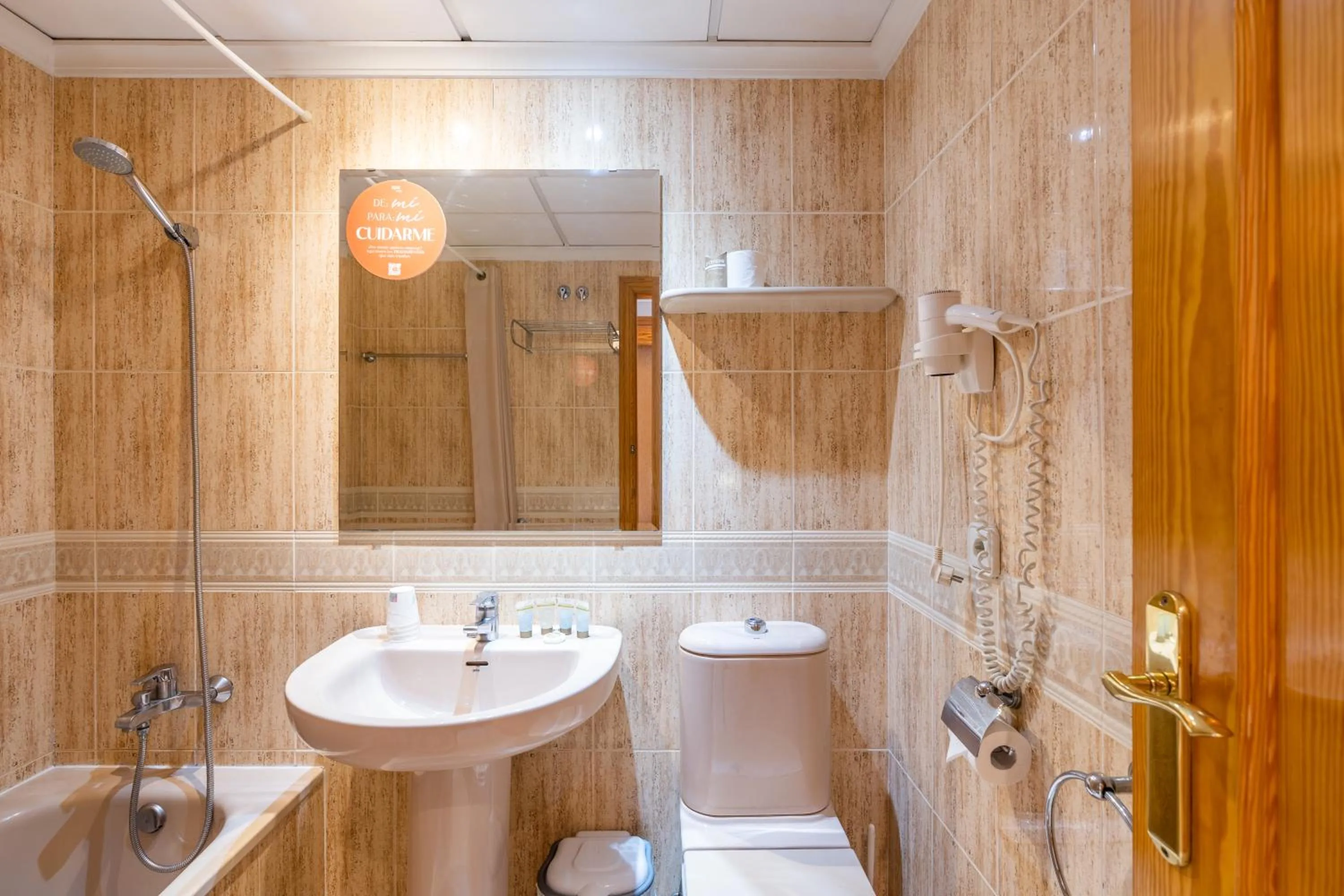 Toilet in Bungalows Imperial Park Unitursa