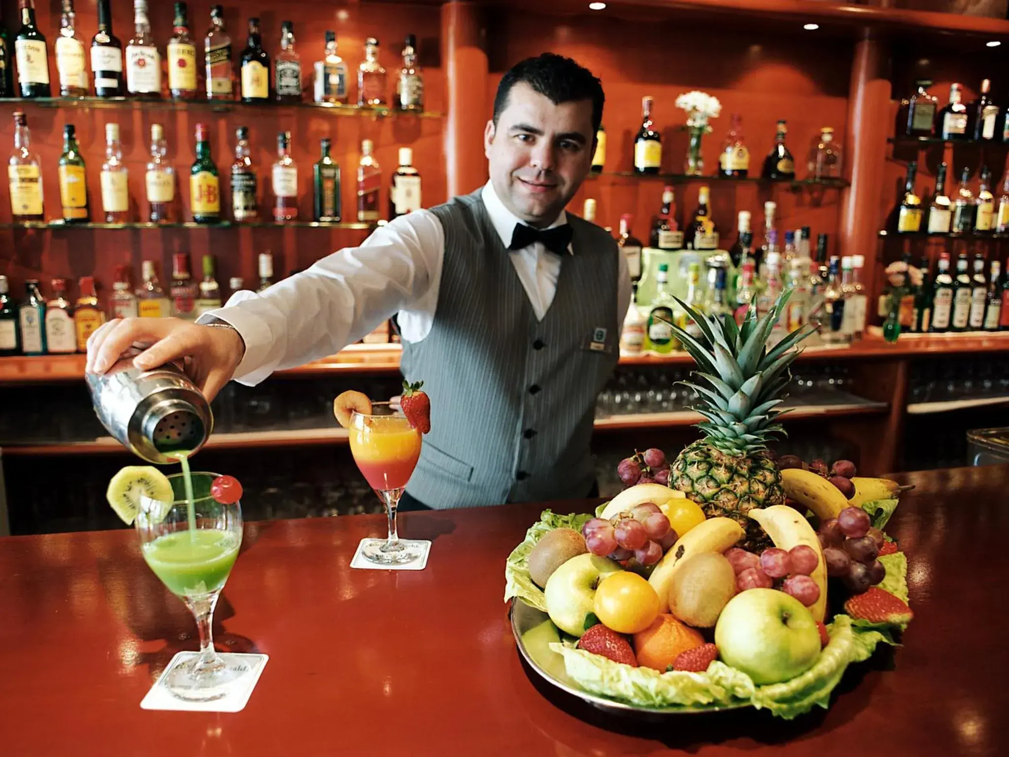 Lounge or bar in AR Roca Esmeralda & SPA Hotel Lounge or bar in AR Roca Esmeralda & SPA Hotel