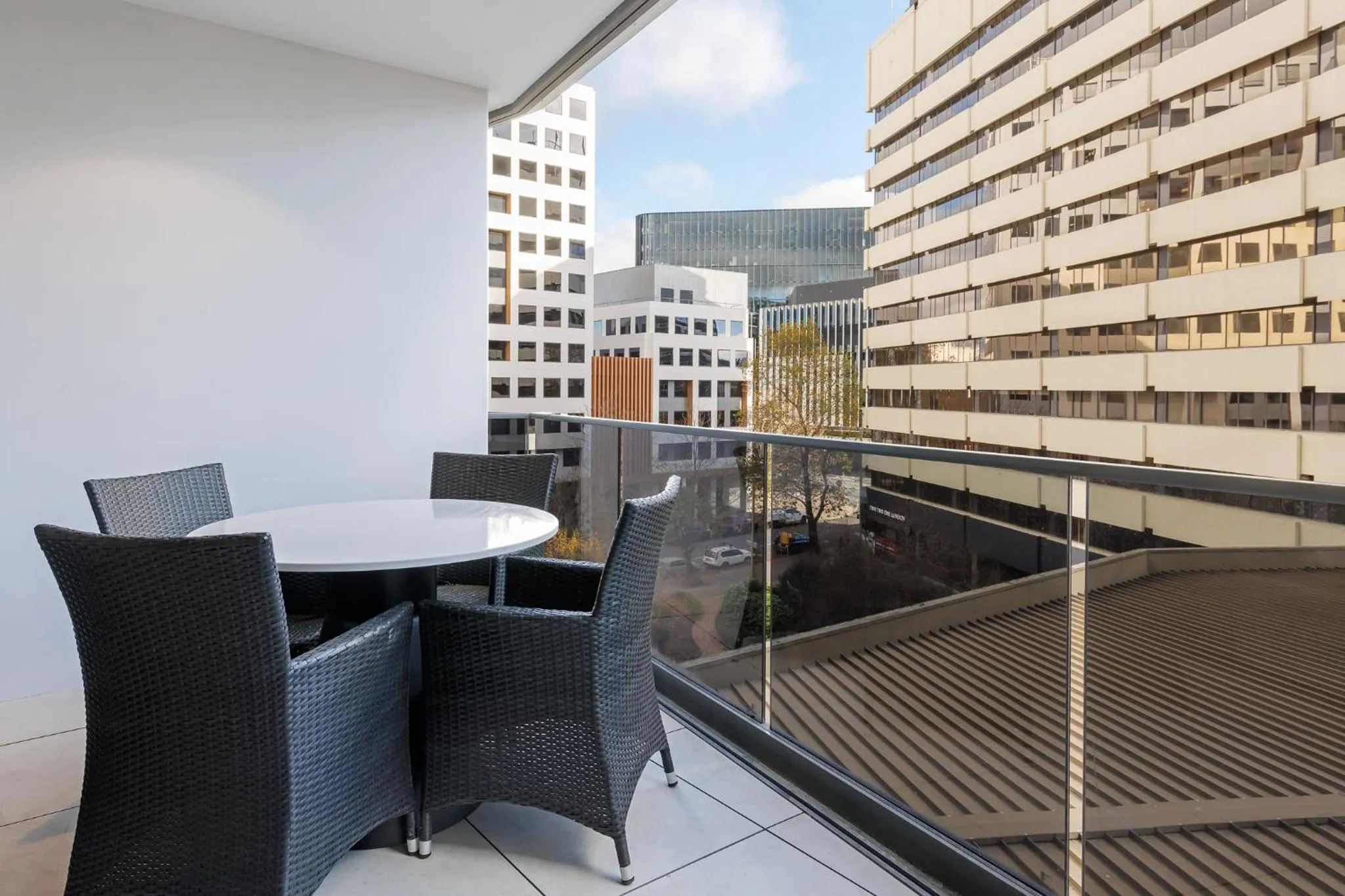 Balcony/Terrace in Meriton Suites Canberra