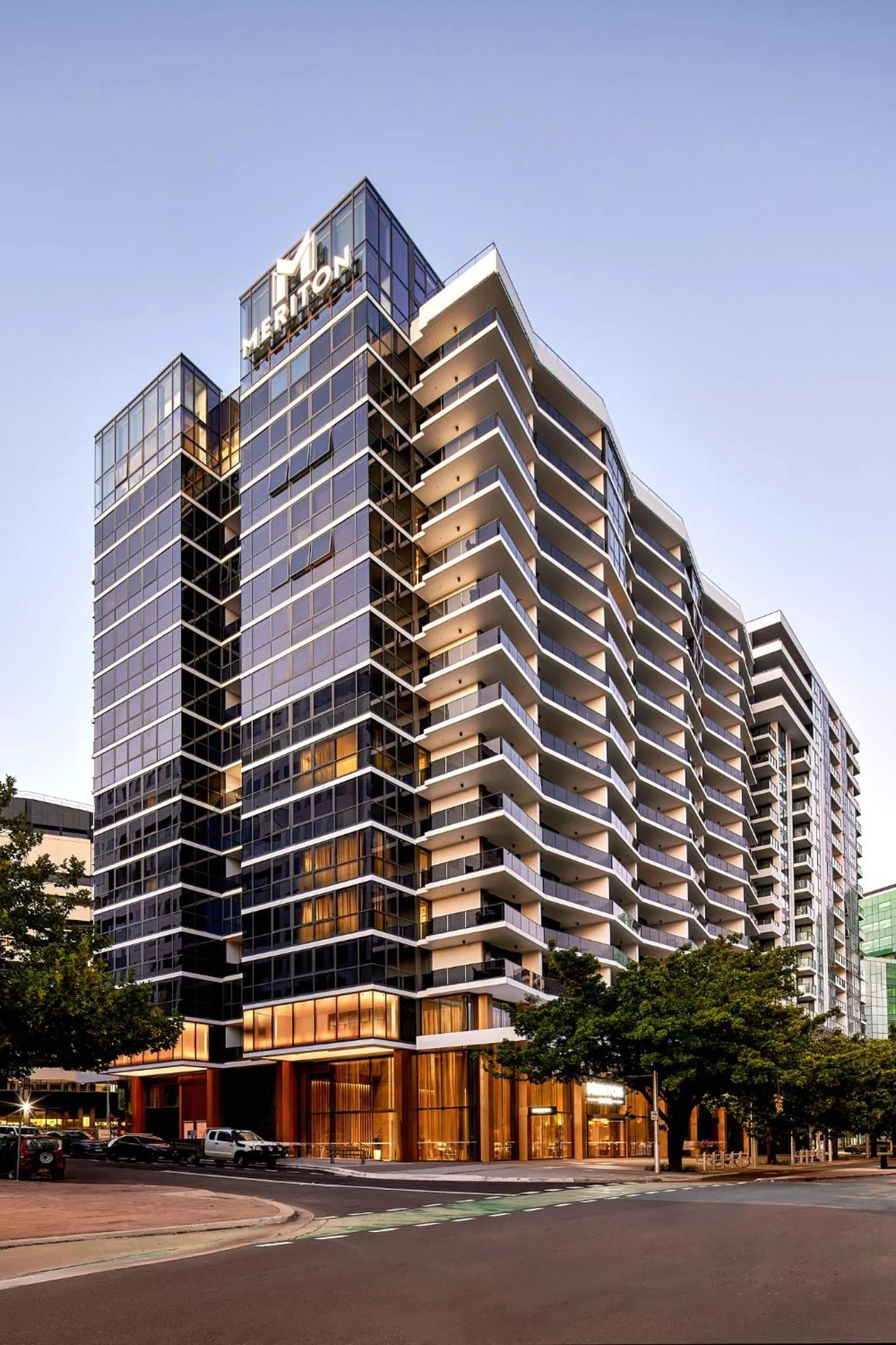Property building in Meriton Suites Canberra