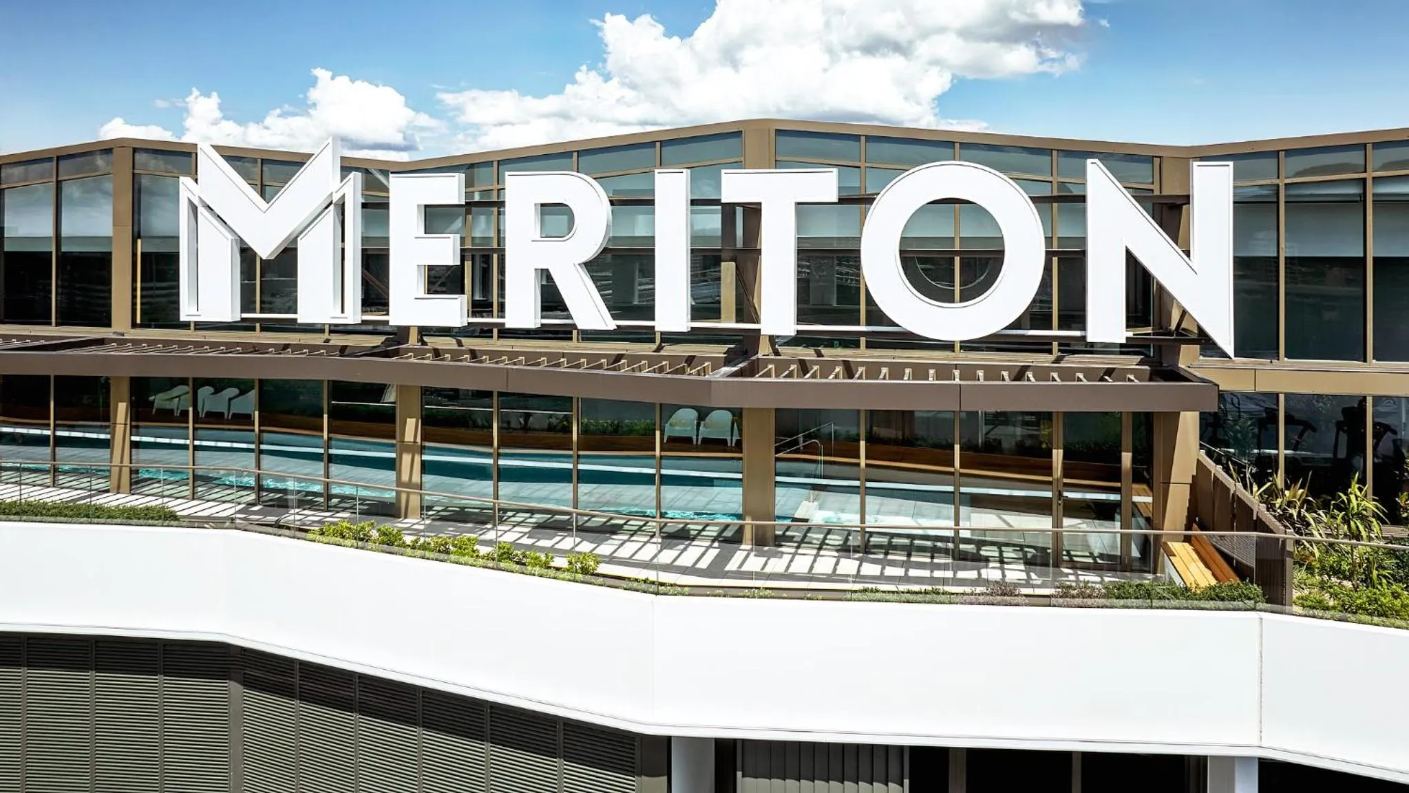 Property building in Meriton Suites Canberra