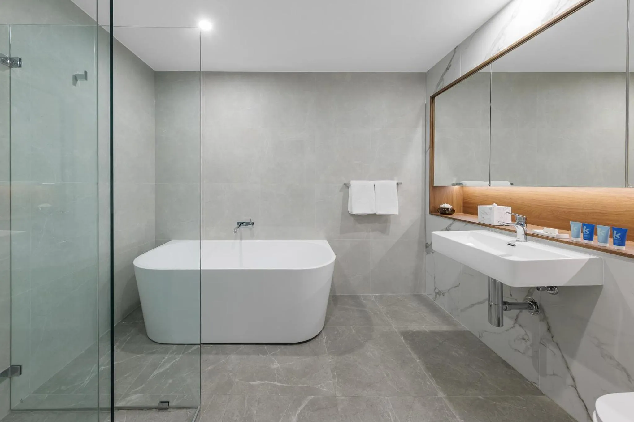 Bathroom in Meriton Suites Canberra
