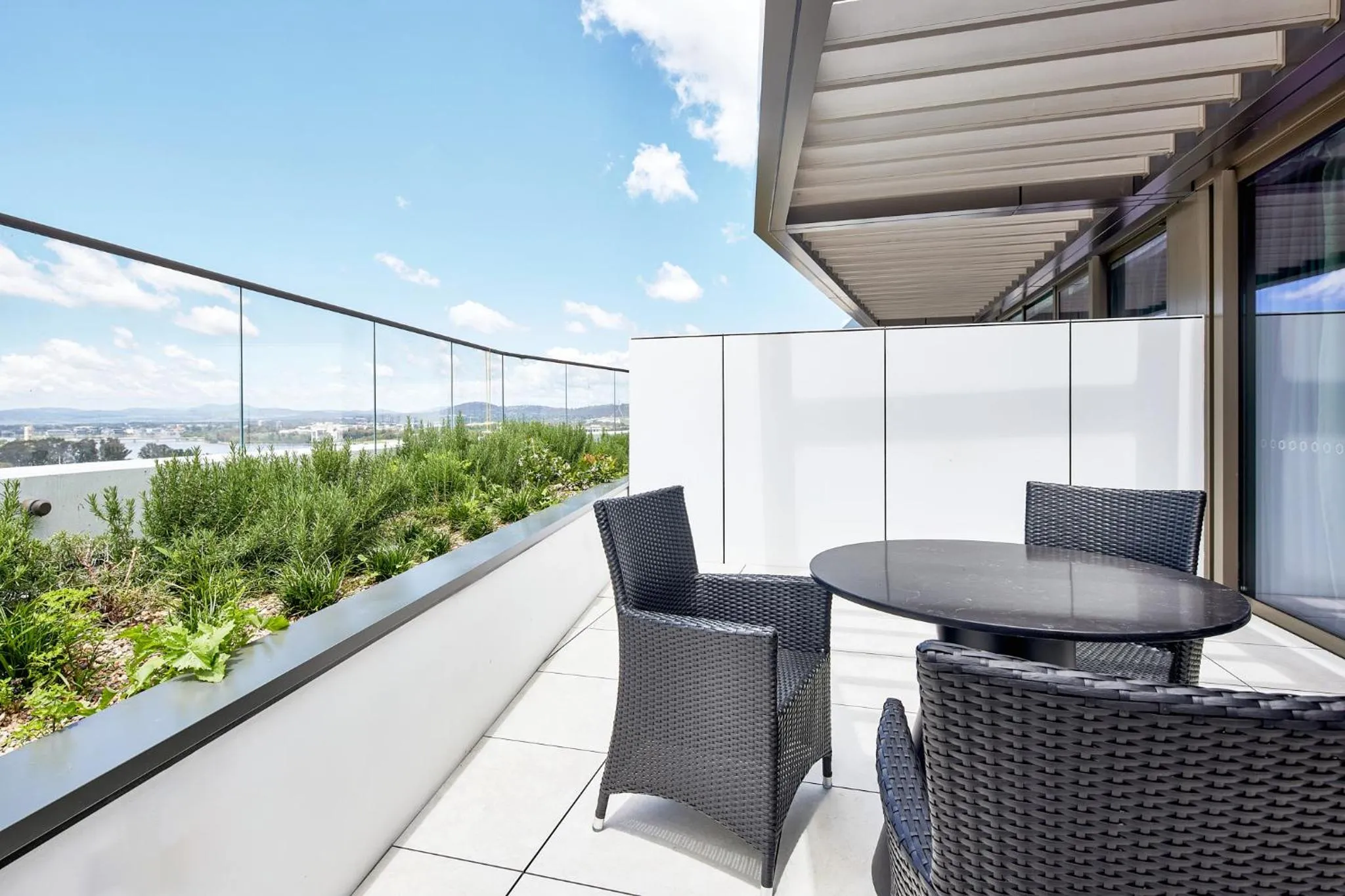 Balcony/Terrace in Meriton Suites Canberra