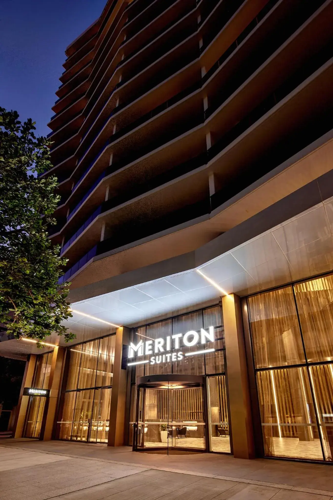 Facade/entrance in Meriton Suites Canberra Facade/entrance in Meriton Suites Canberra