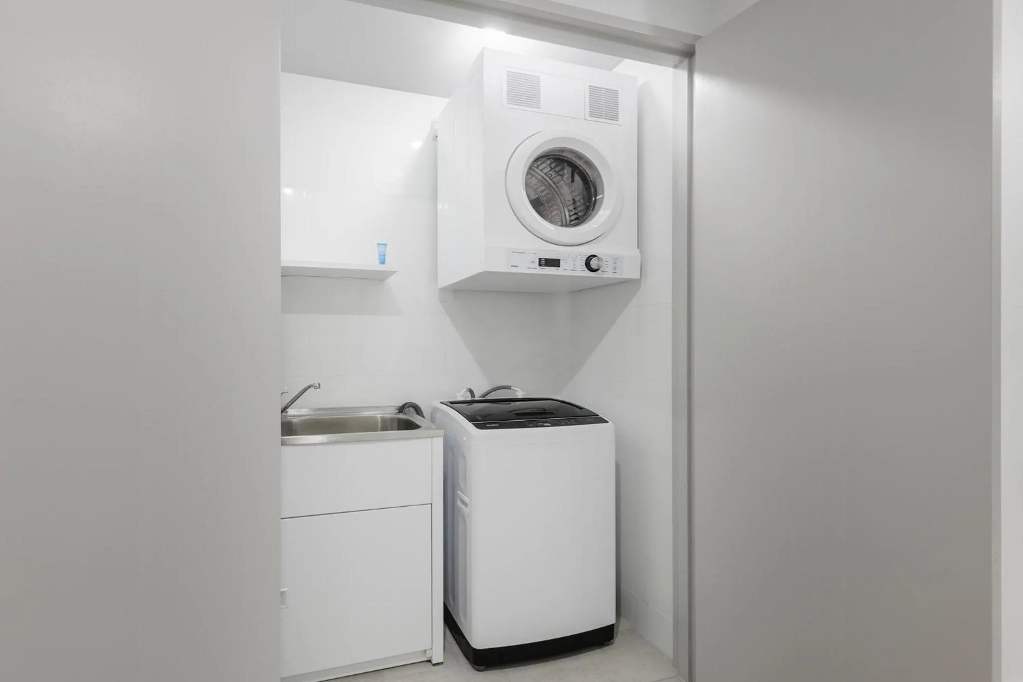 laundry in Meriton Suites Canberra