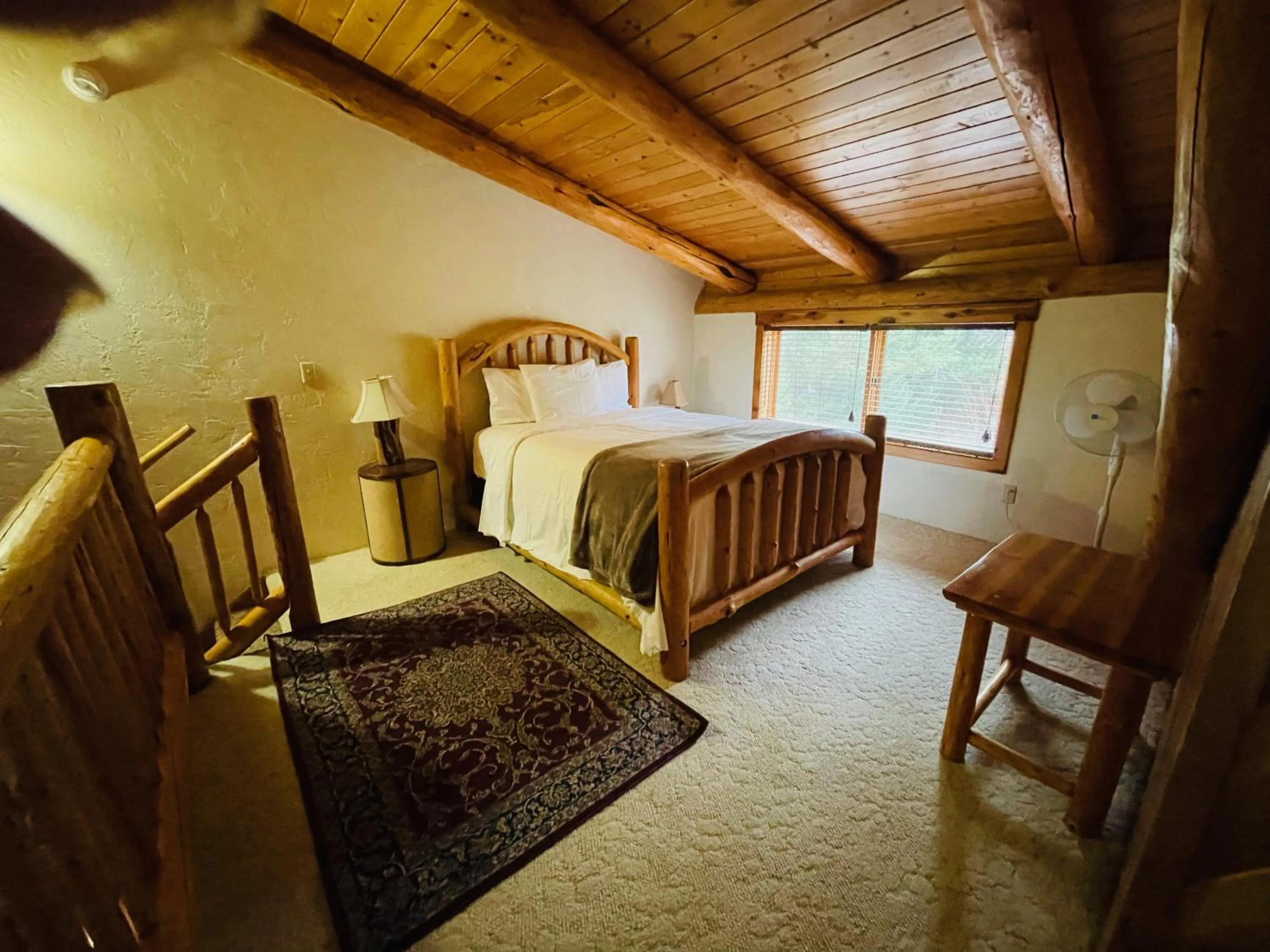 Bed in The Lindsay Lodge