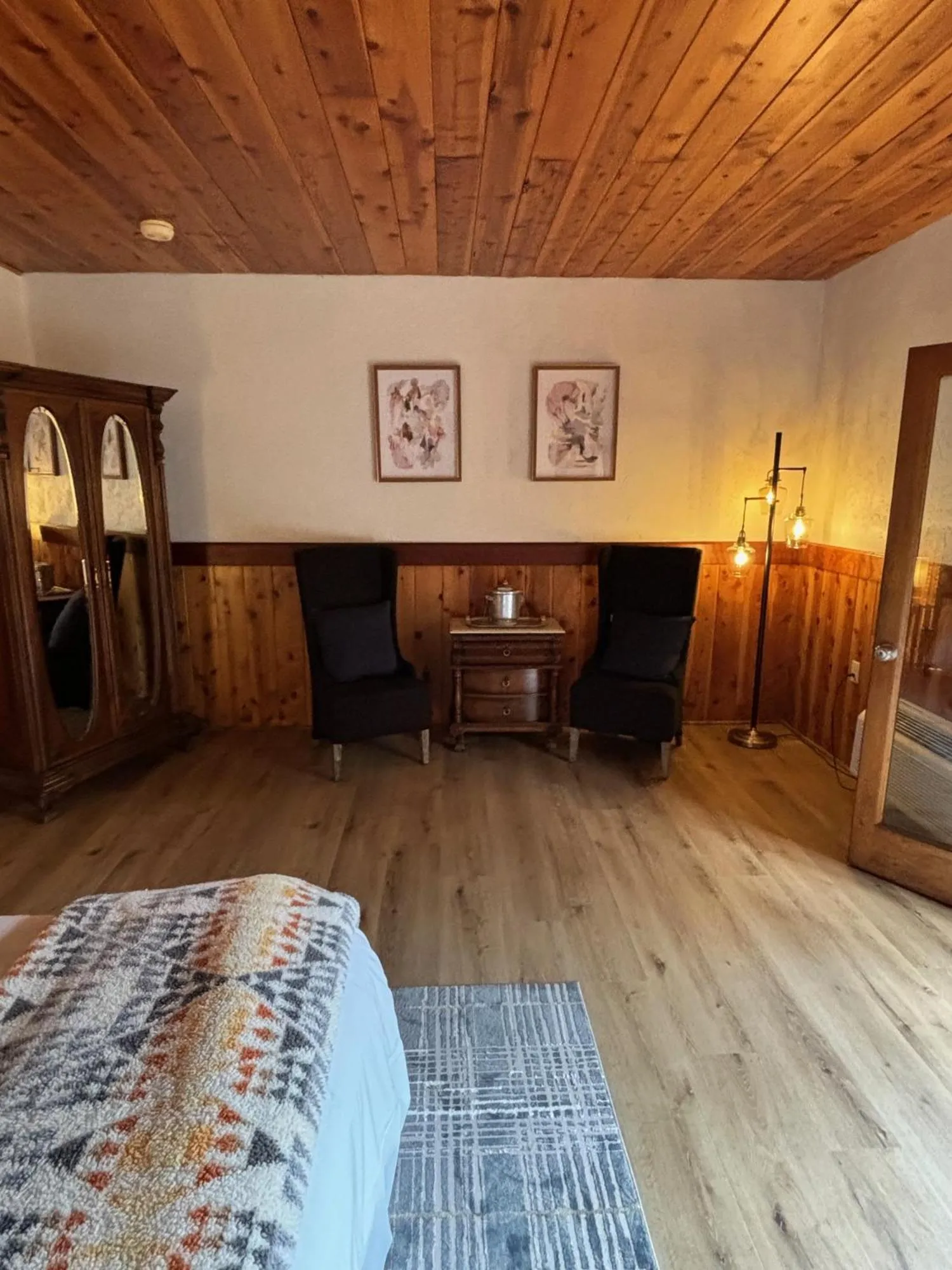 Bed in The Lindsay Lodge