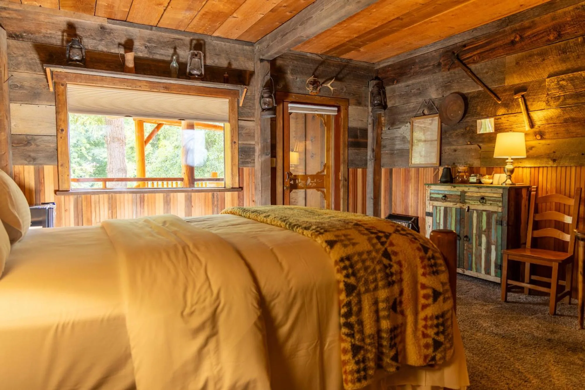 Bed in The Lindsay Lodge