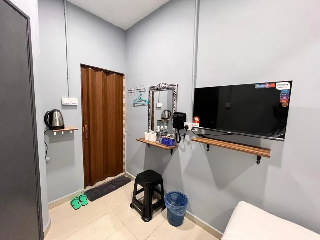 TV and multimedia in Hotel Yasmin